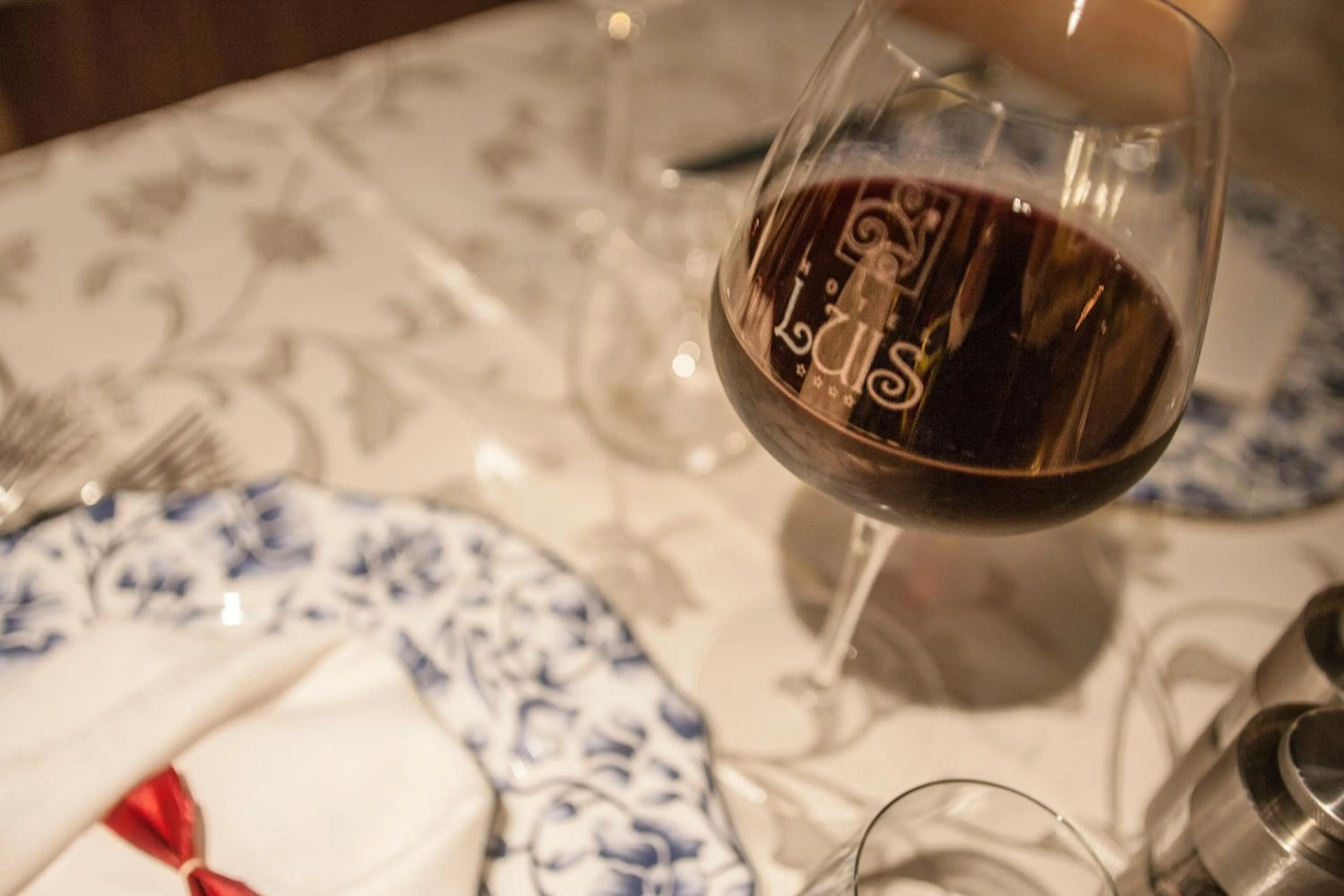 Restaurant/places to eat in Hotel Luis