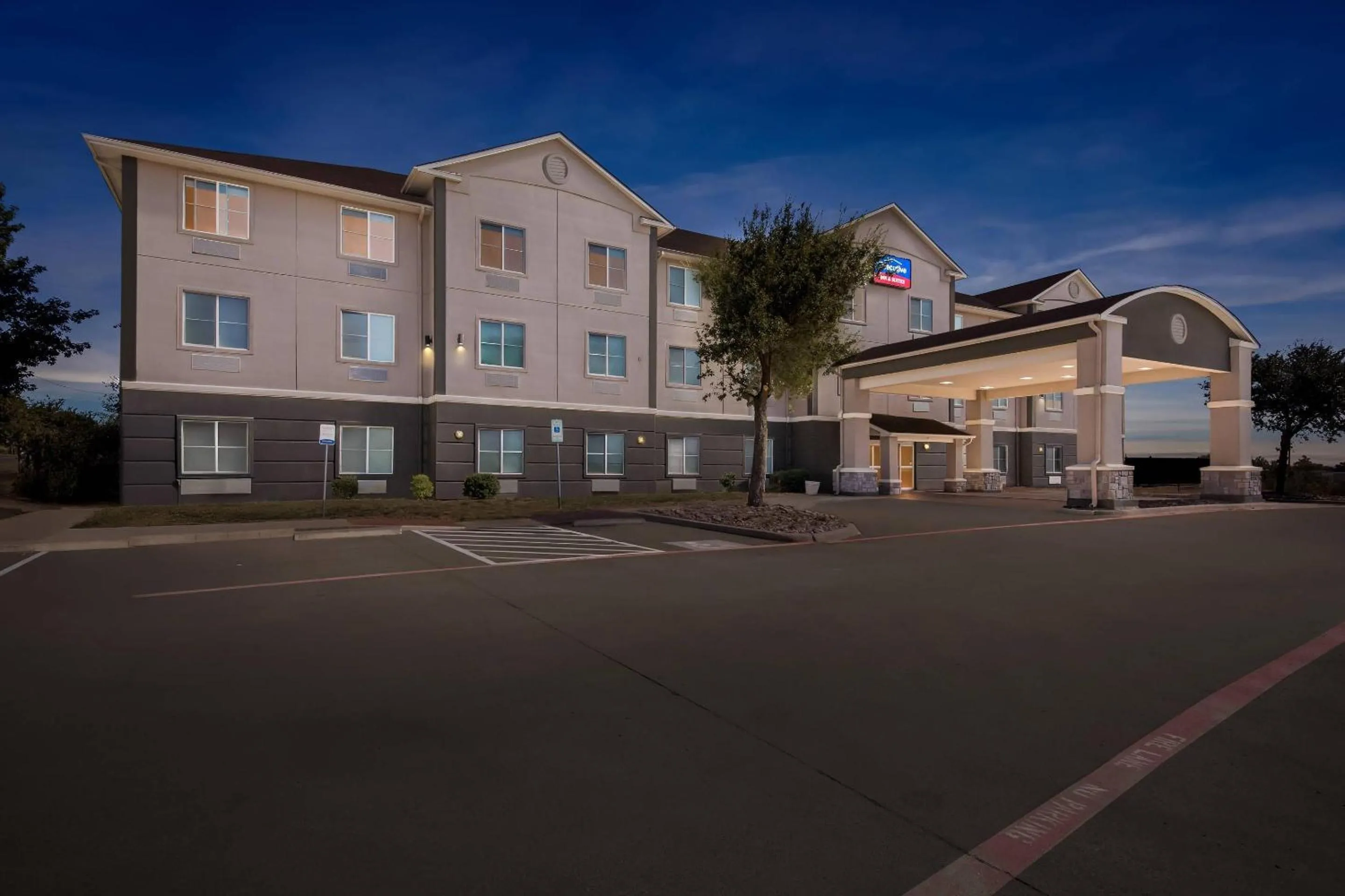 Property building in Quality Inn & Suites - Marlin