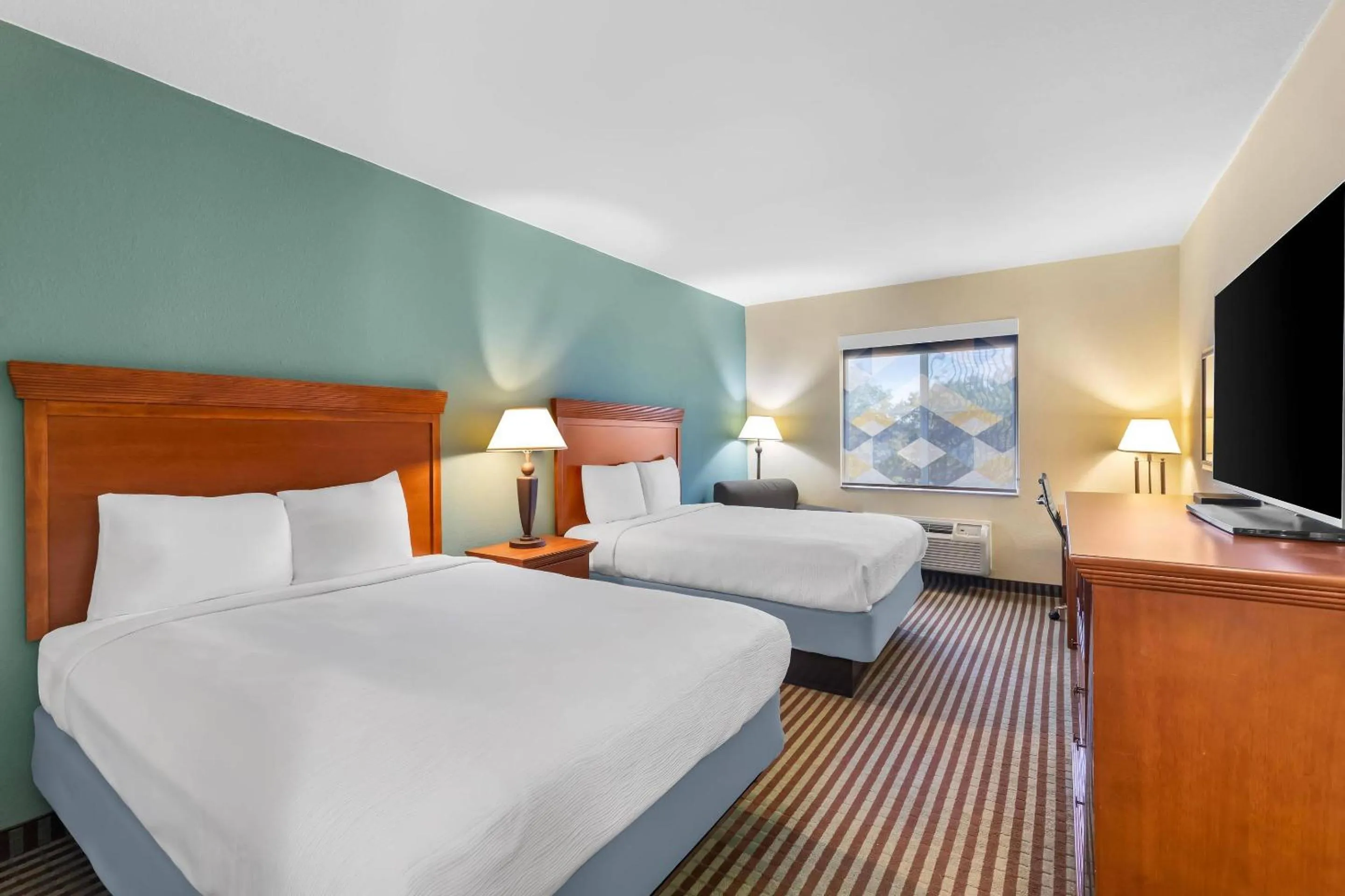 Bedroom, Bed in Quality Inn & Suites - Marlin