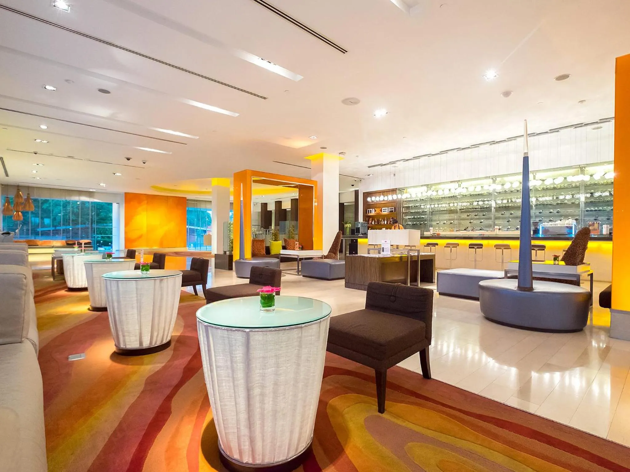 Lounge or bar in dusitD2 Chiang Mai