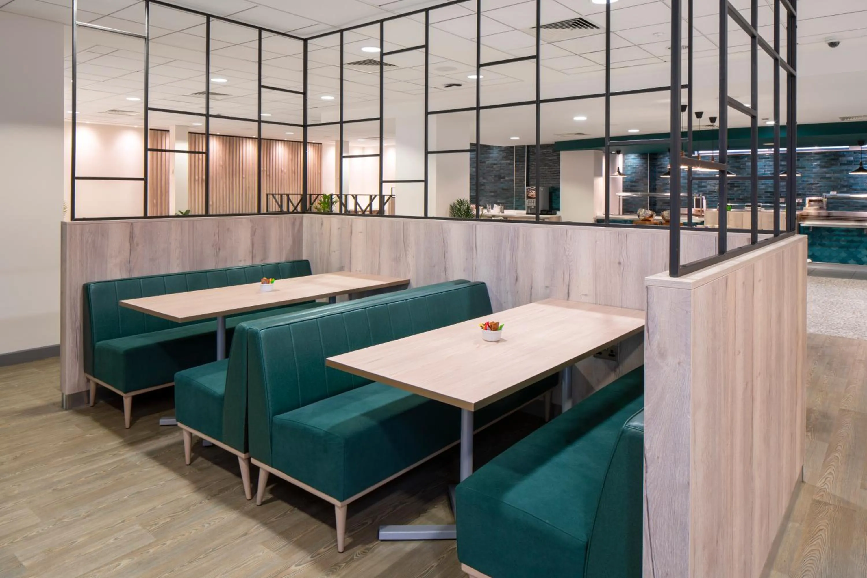 Restaurant/places to eat in Bisham Abbey National Sports Centre