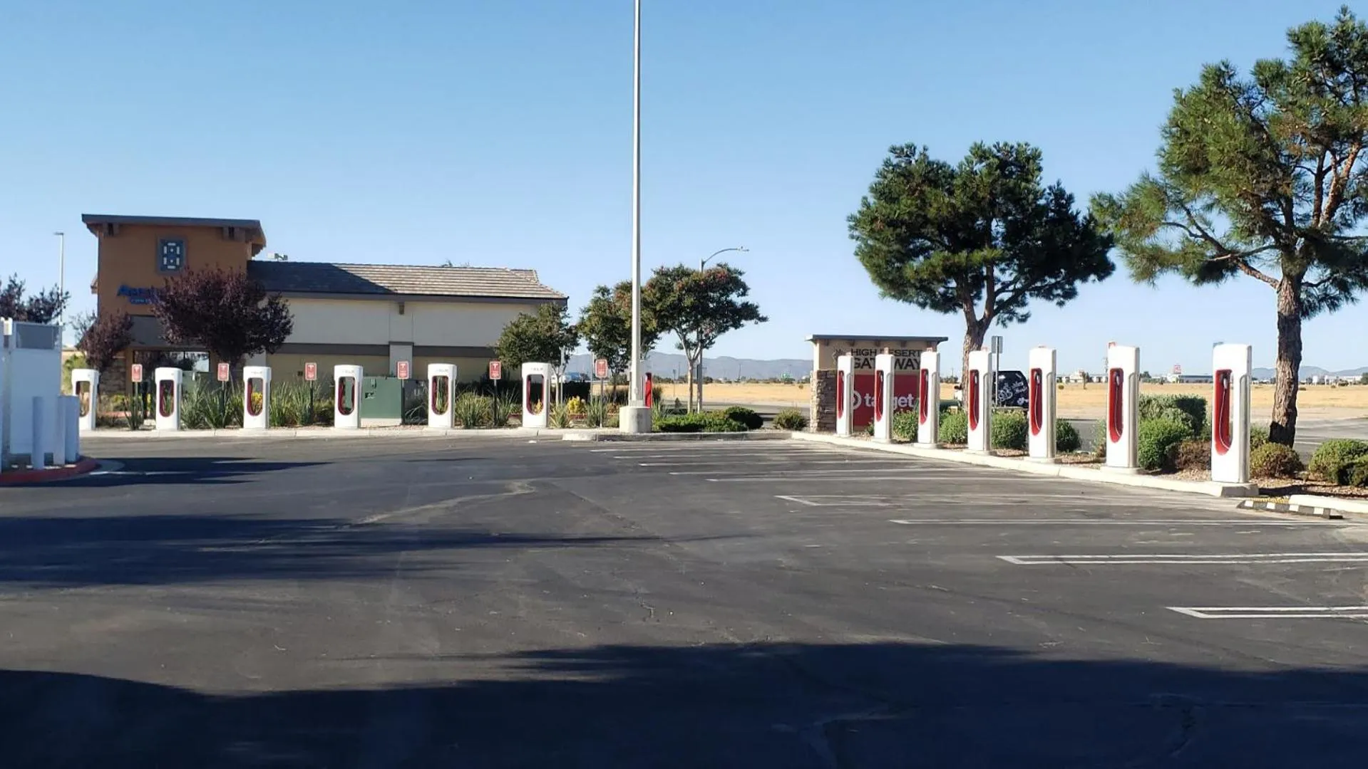 Parking in Motel 6-Hesperia, CA - West Main Street I-15