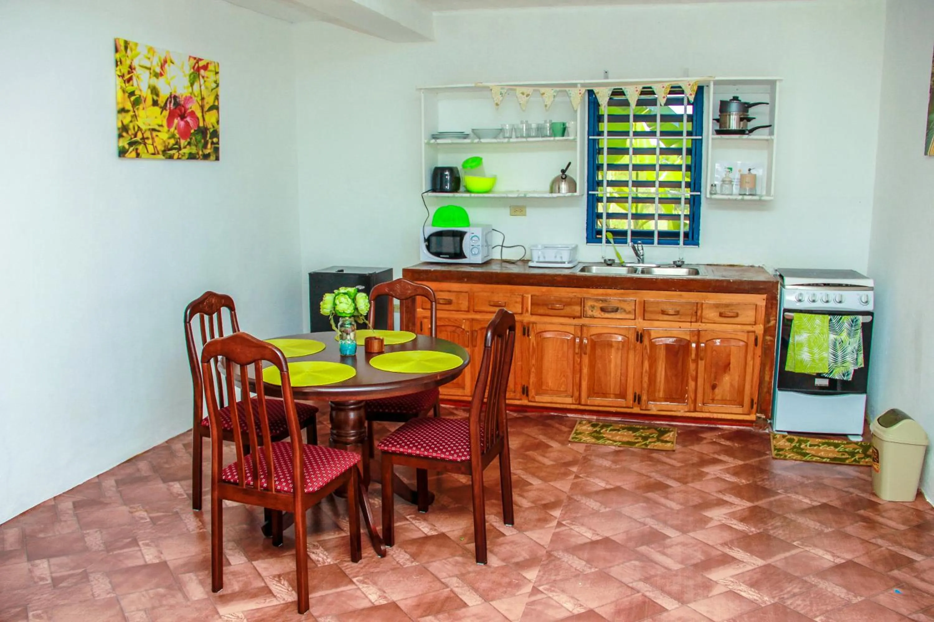 Kitchen or kitchenette in Sunshine Lodge: Your home away from home