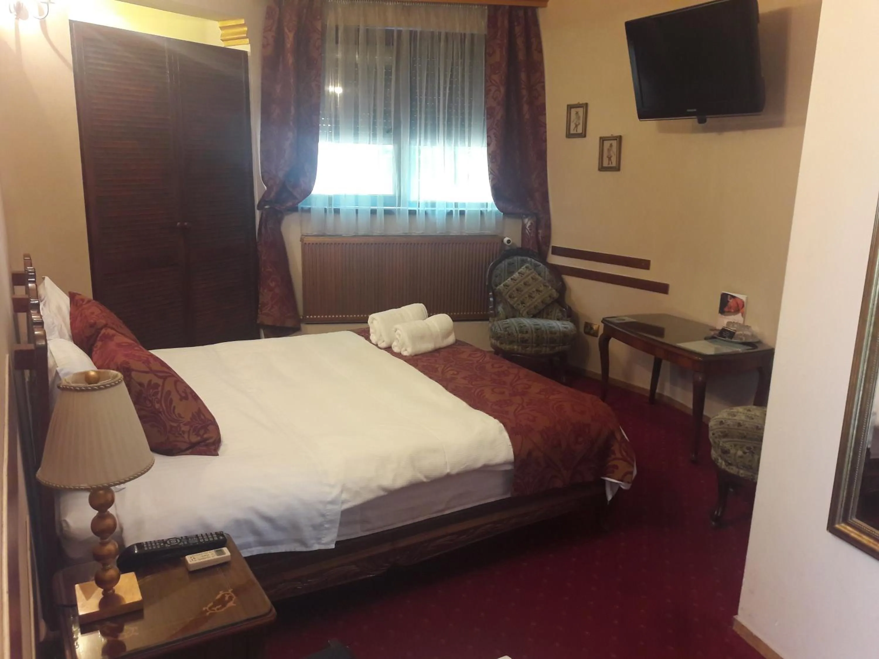 Bedroom, Bed in Hotel Boutique Monaco