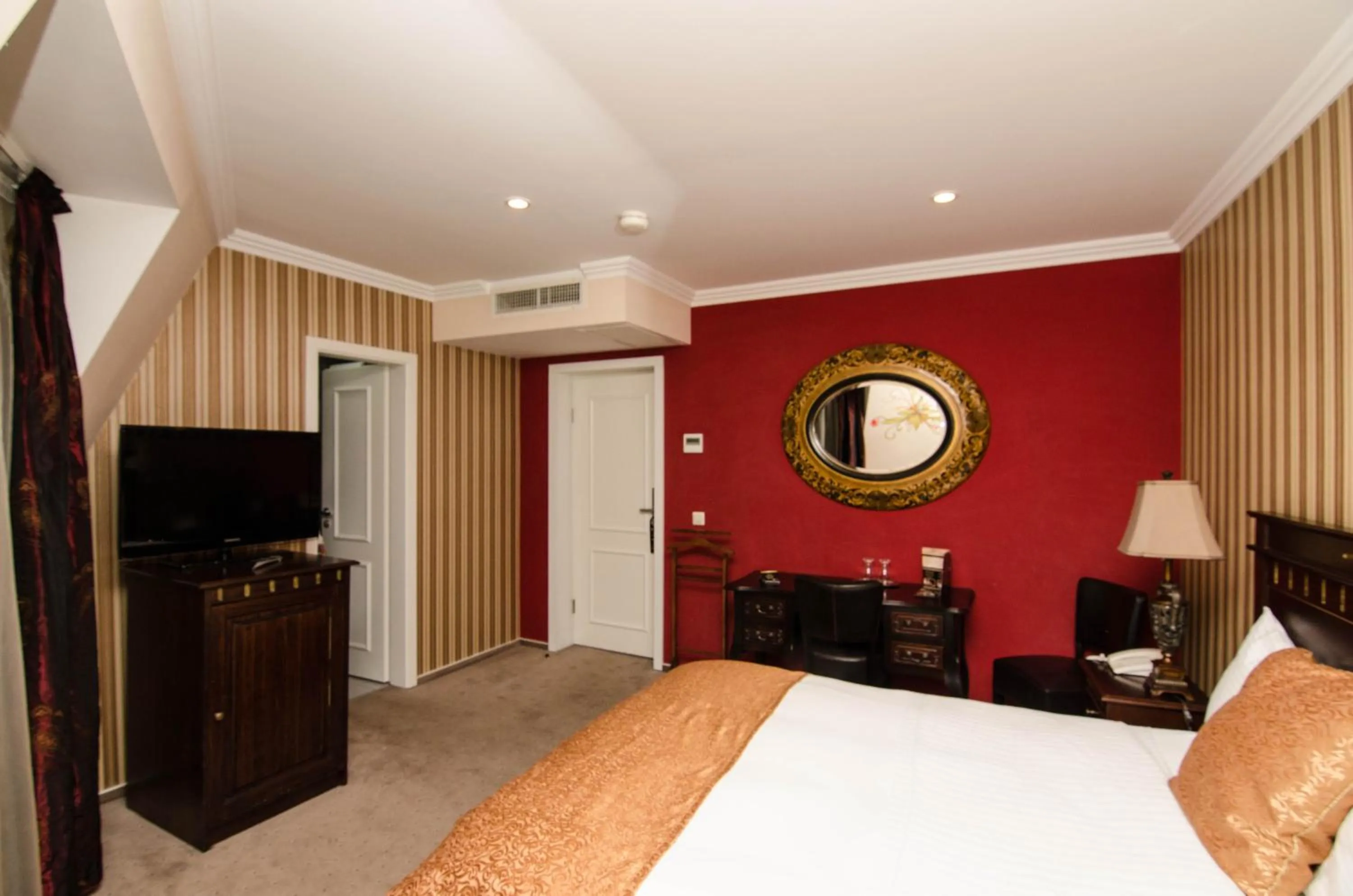 Bedroom, Bed in Hotel Boutique Monaco