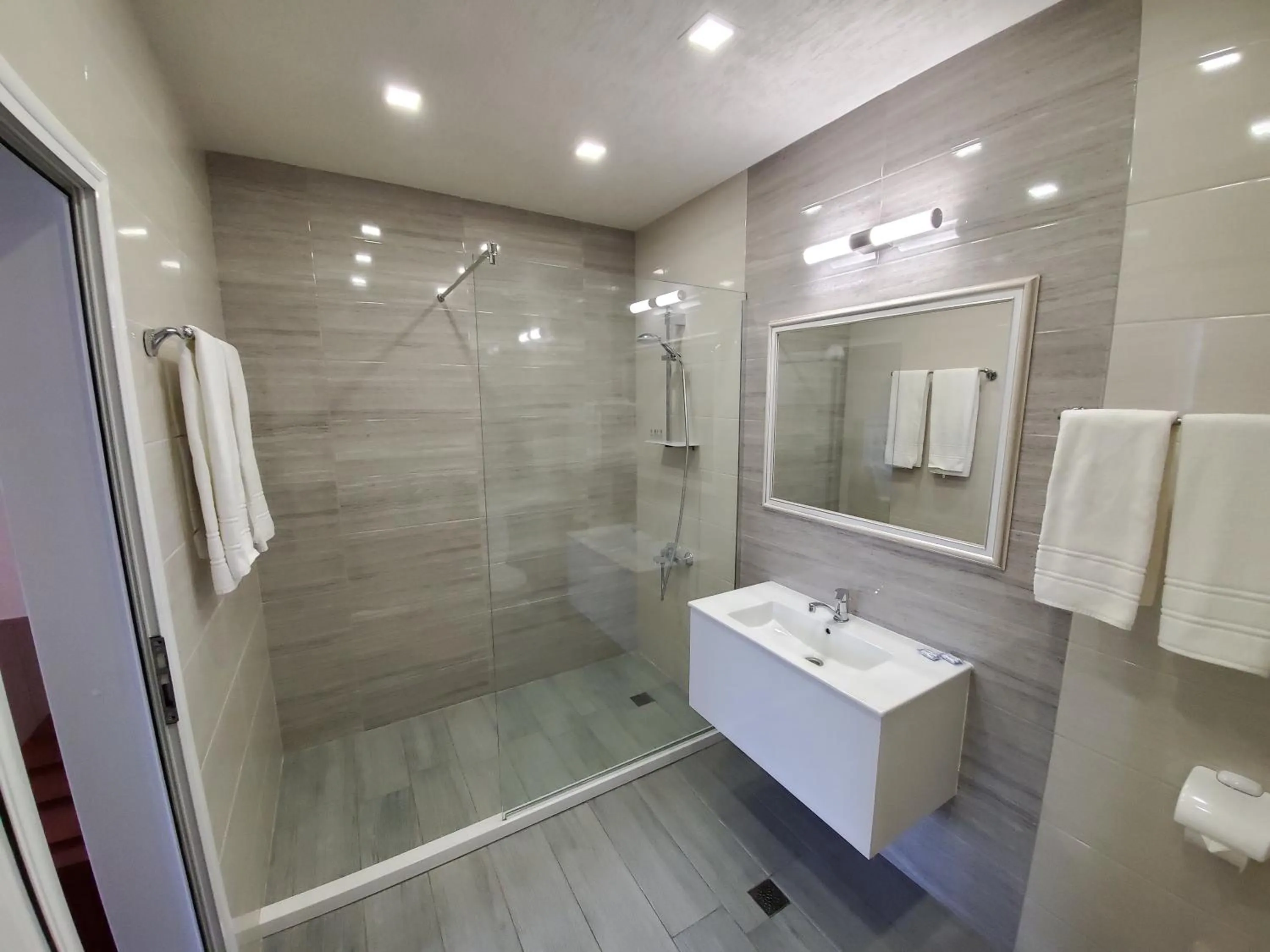 Bathroom in Hotel Galant