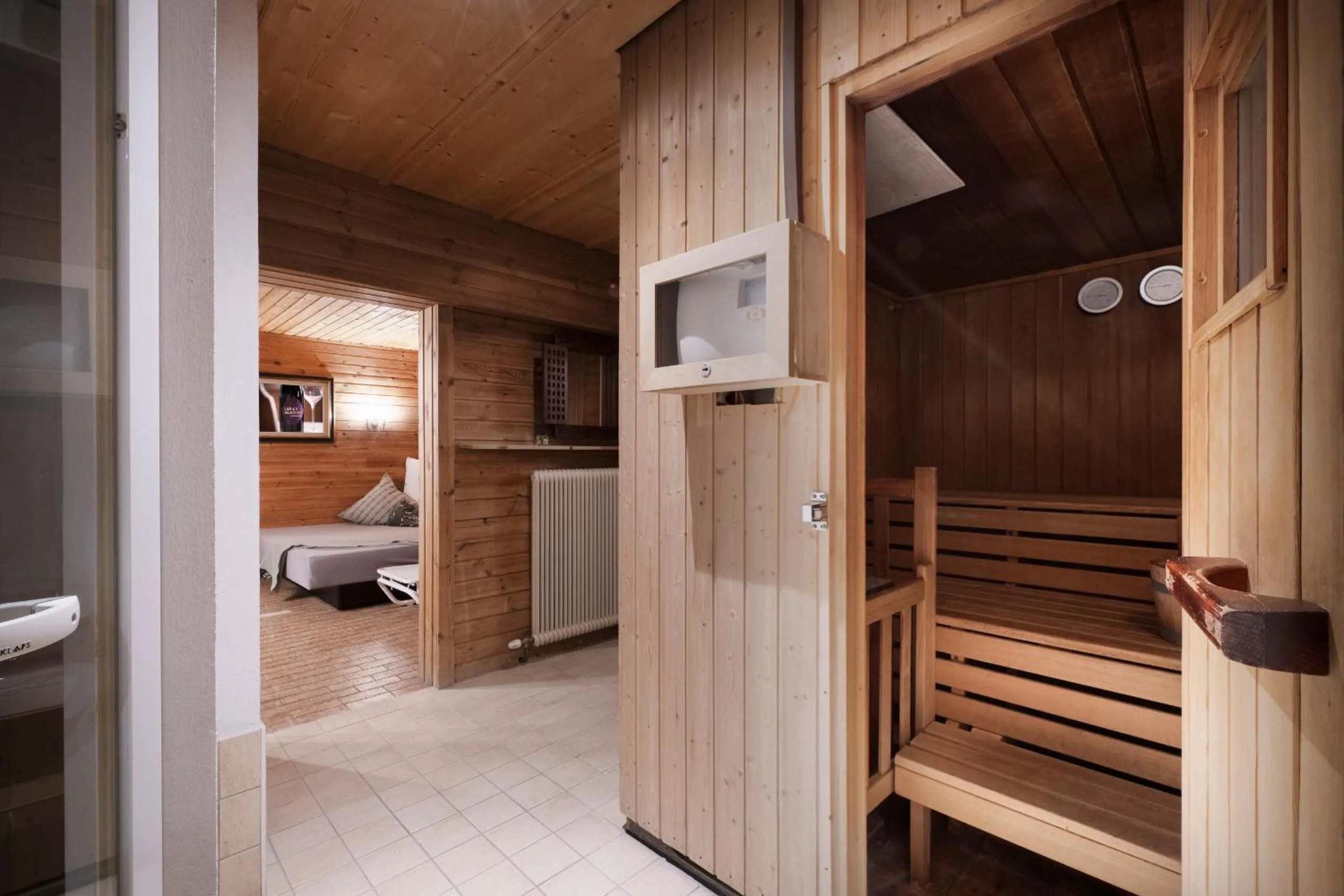 Sauna, Bed in Hotel Alpenstolz