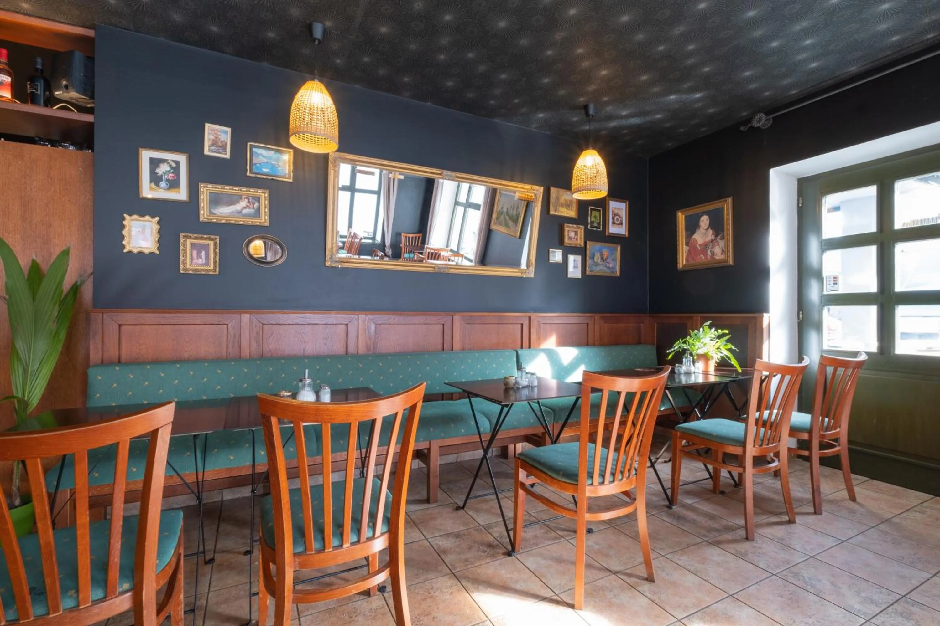 Restaurant/places to eat in Hotel Krokus