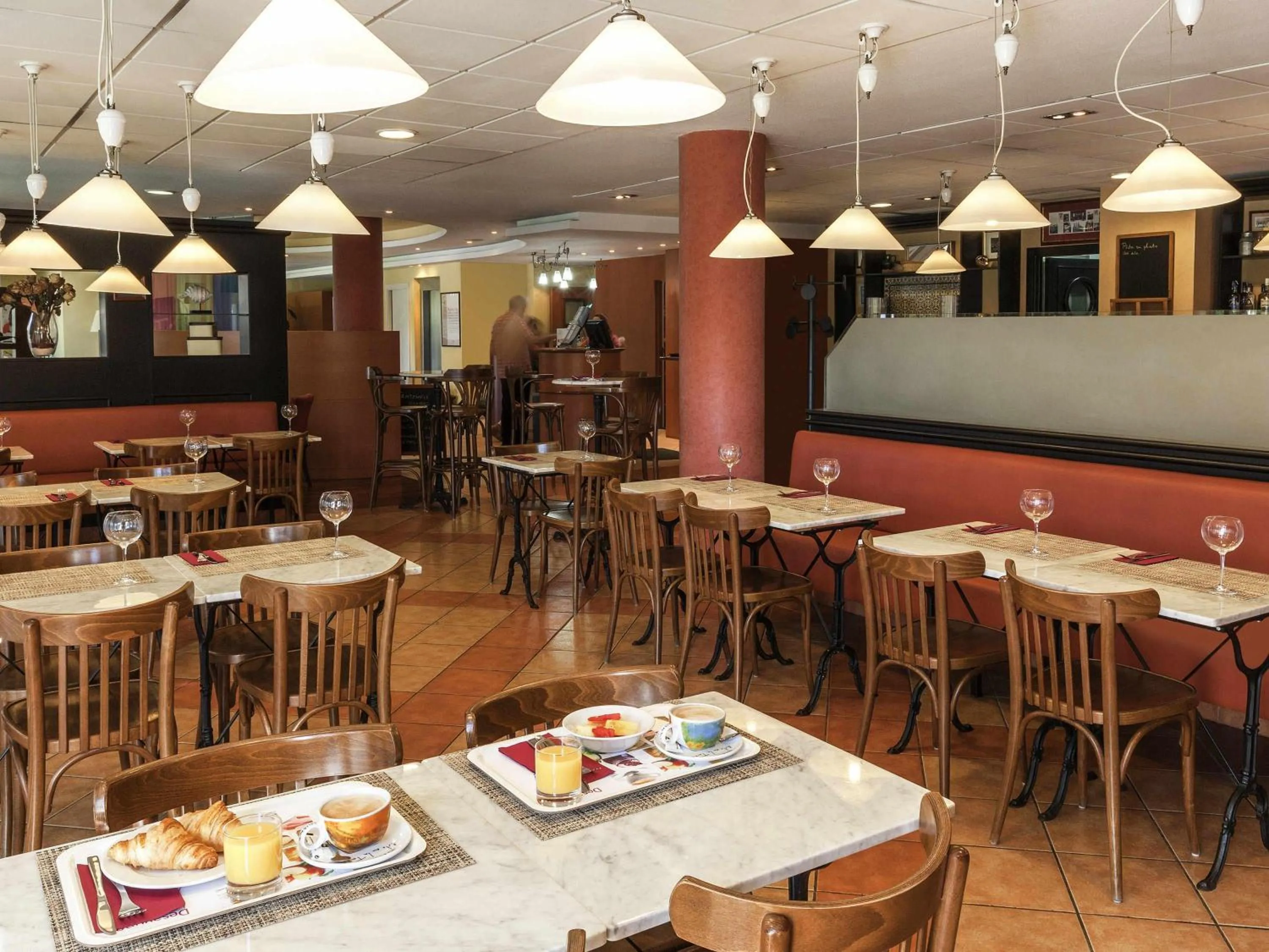 Lounge or bar in Ibis Murcia