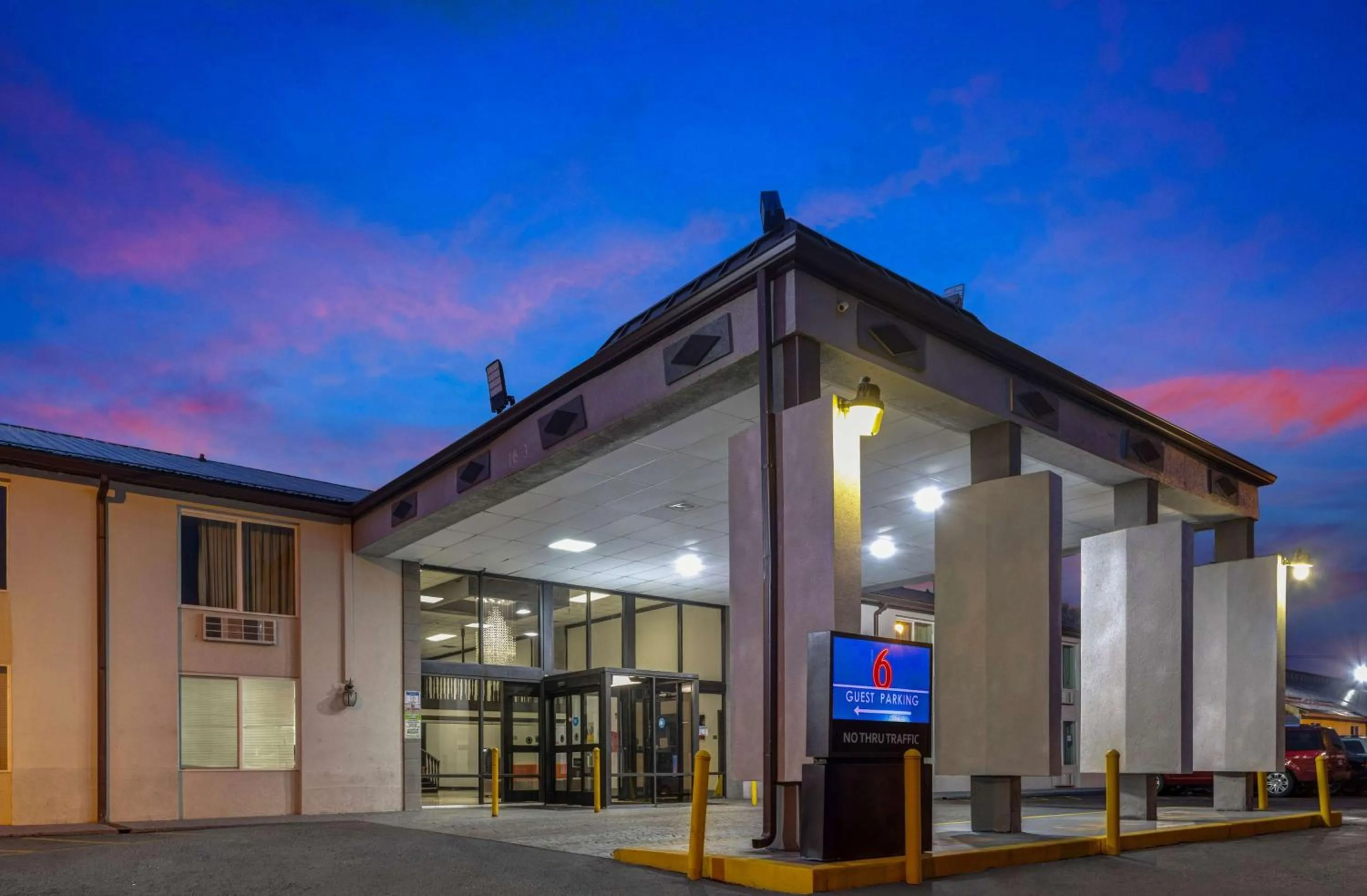 Property building in Motel 6 Indianapolis IN