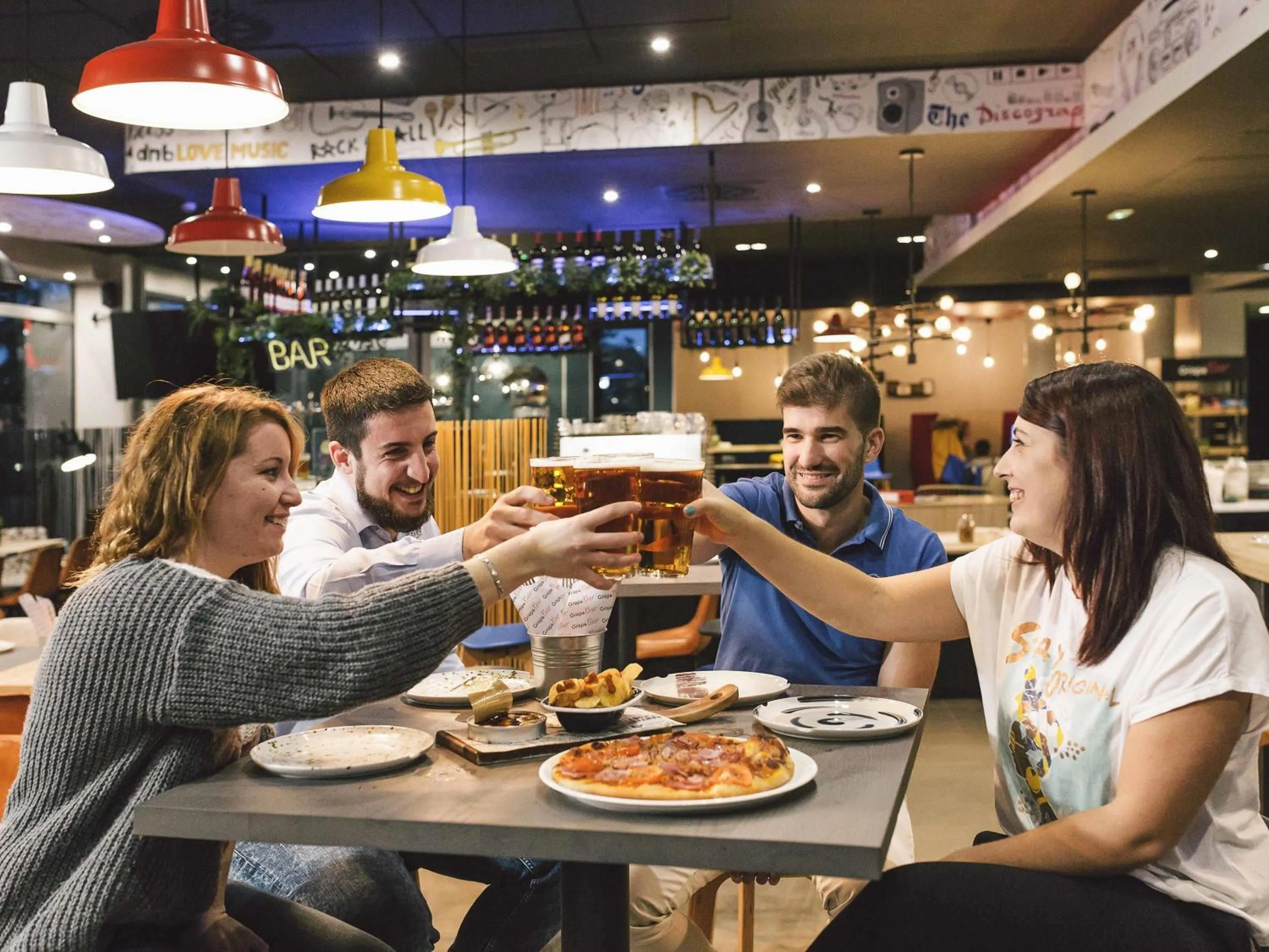 Lounge or bar in Ibis Valencia Bonaire Aeropuerto