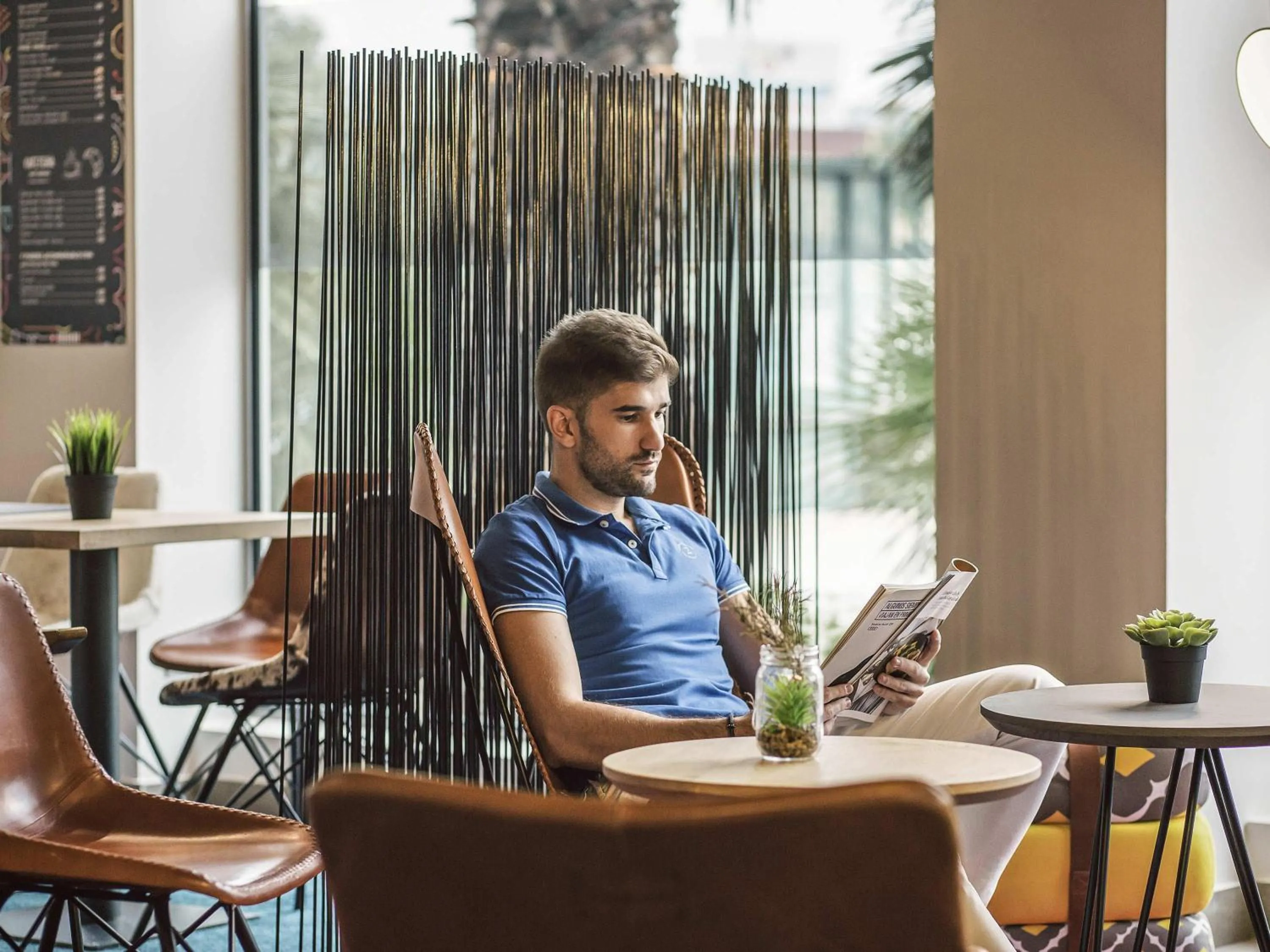Lounge or bar in Ibis Valencia Bonaire Aeropuerto