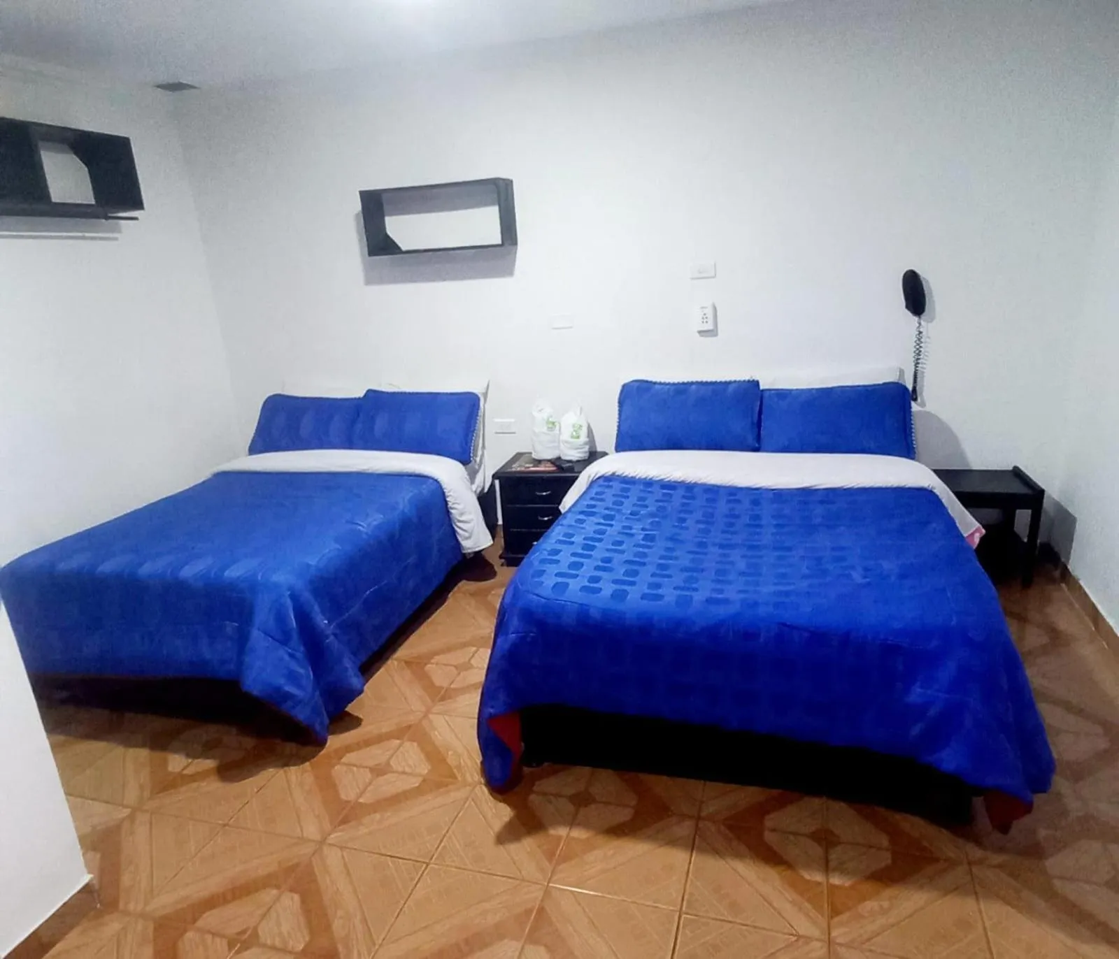 Photo of the whole room, Bed in Hotel Parkway Inn 58 Street