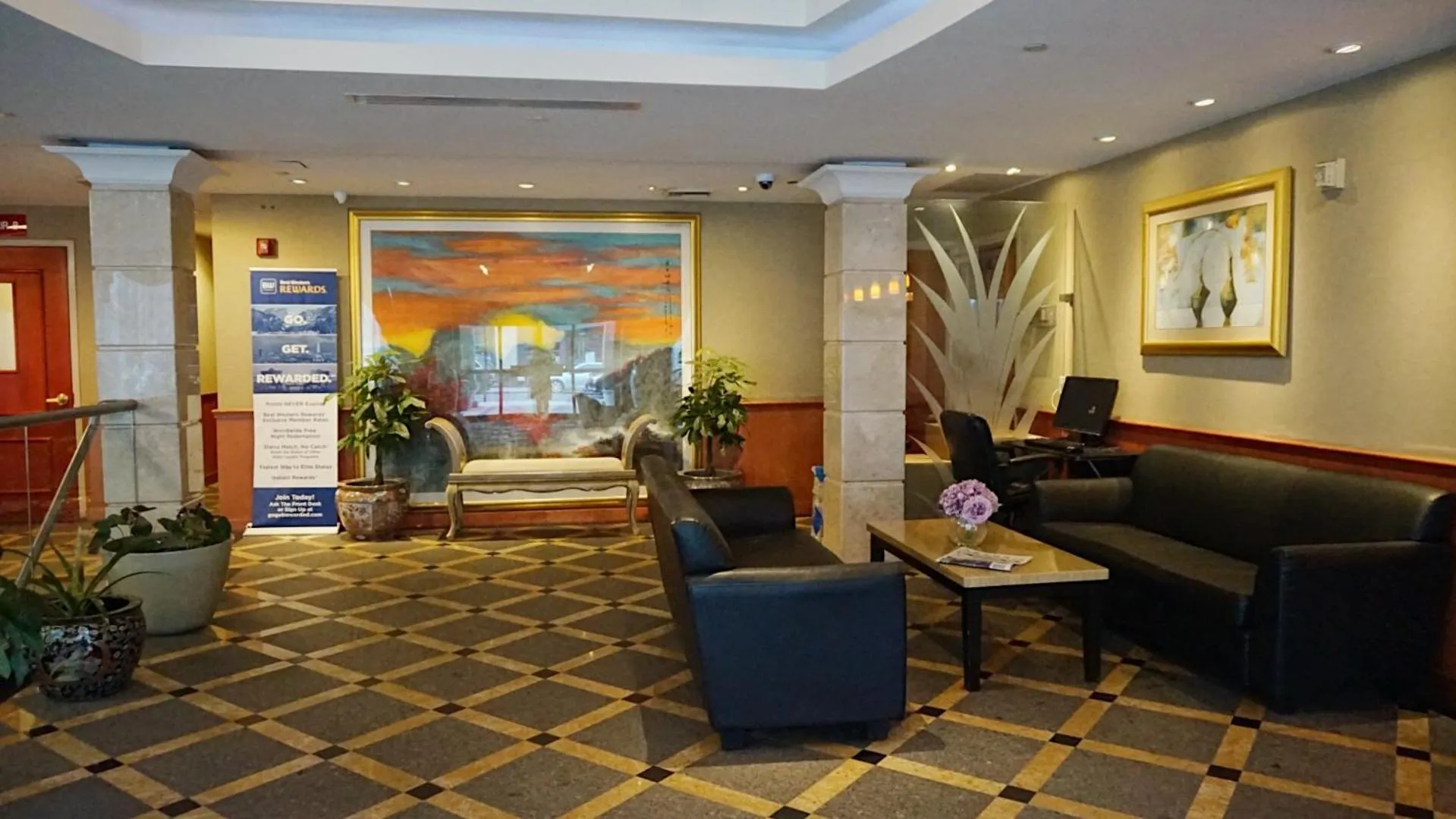 Lobby or reception in Best Western Queens Court