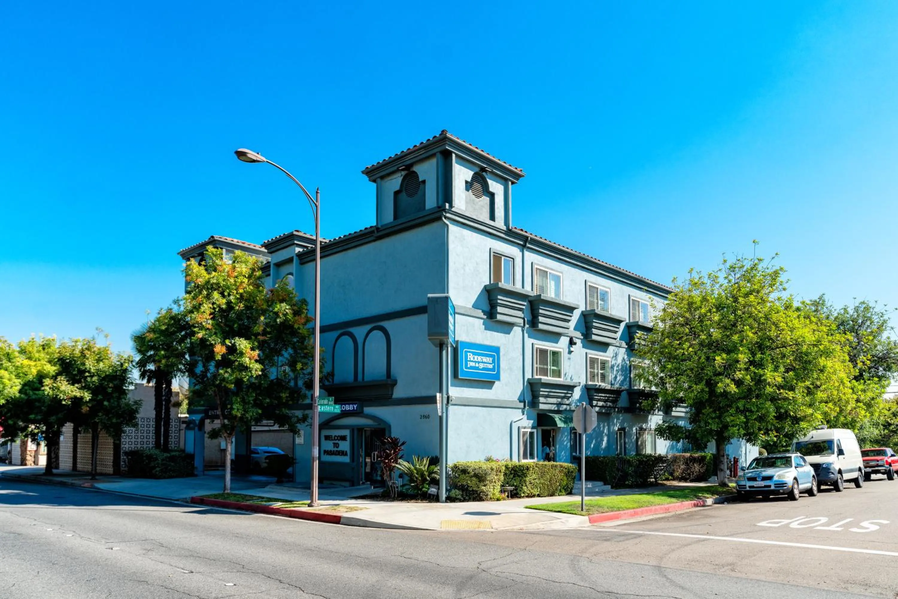 Property building in Rodeway Inn & Suites Pasadena