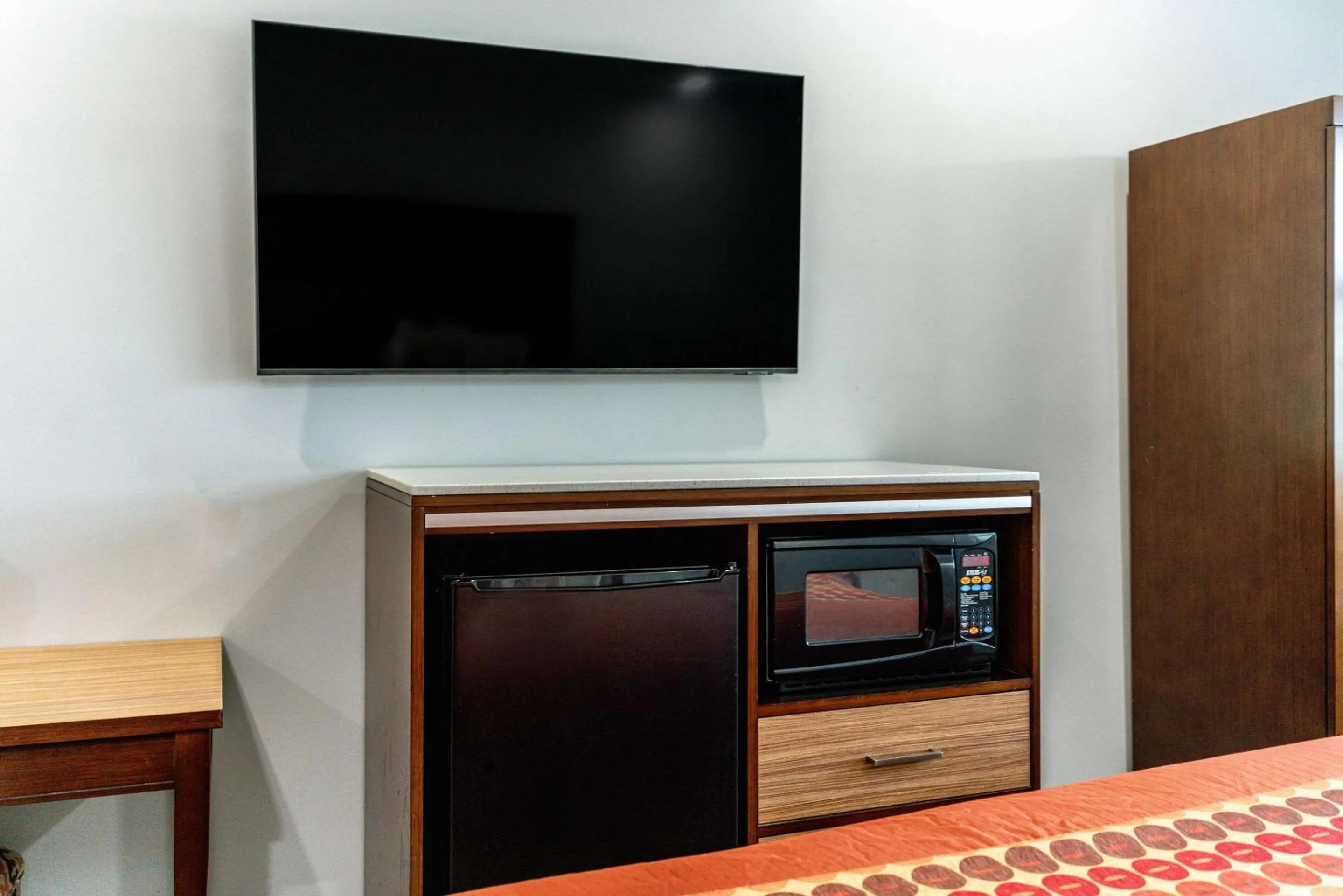 Bedroom in Rodeway Inn & Suites Pasadena