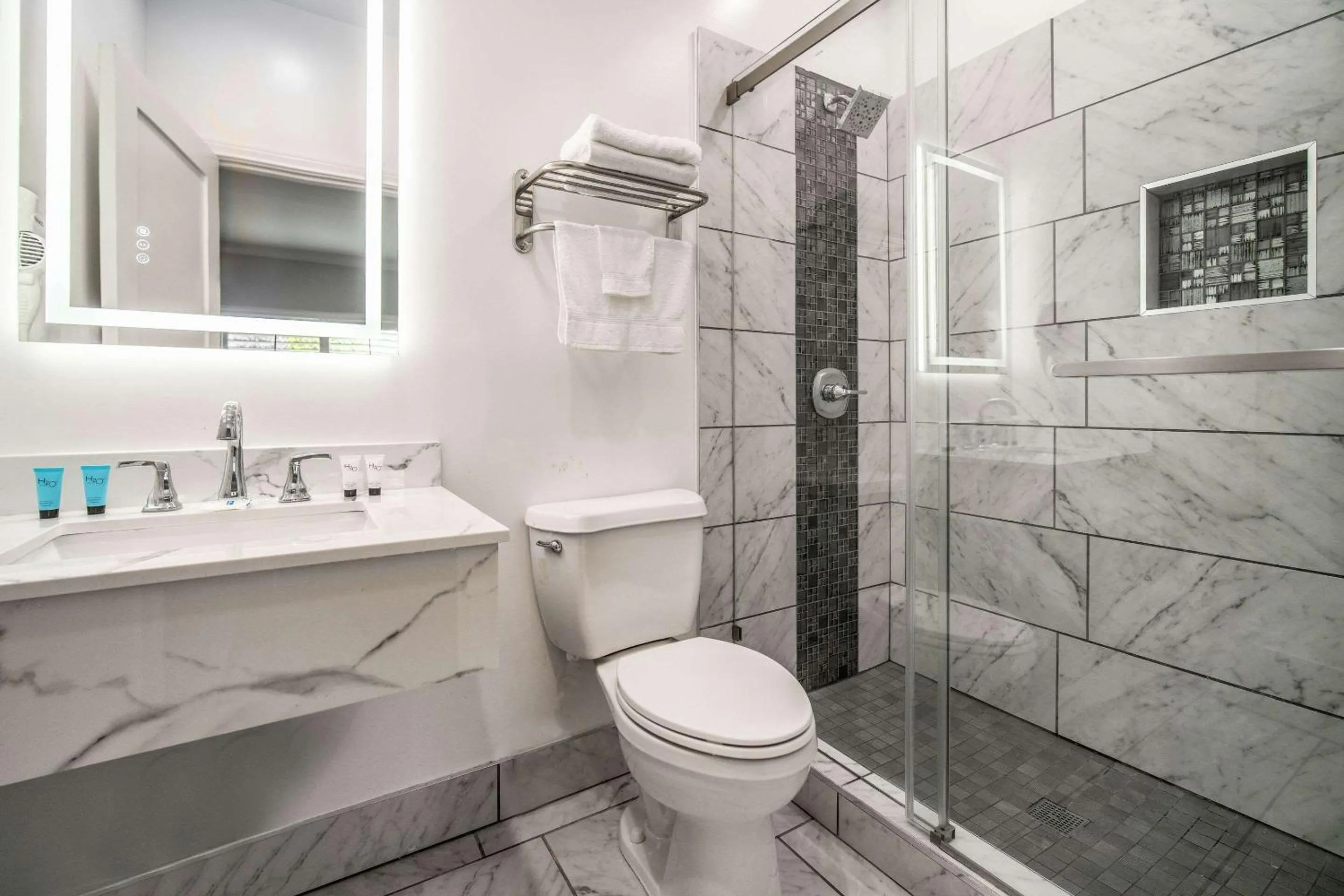 Bedroom in Rodeway Inn & Suites Pasadena