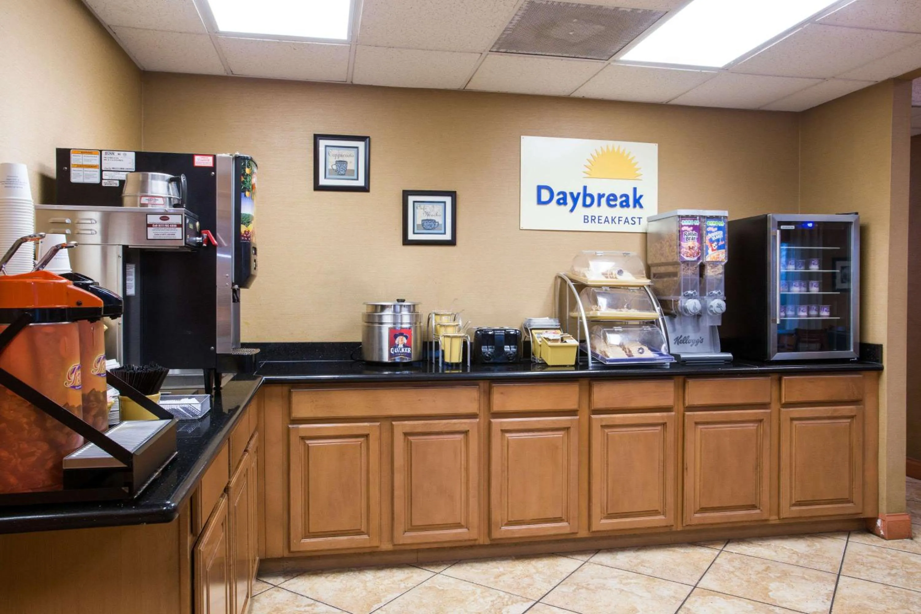 Restaurant/places to eat in Days Inn by Wyndham Ormond Beach