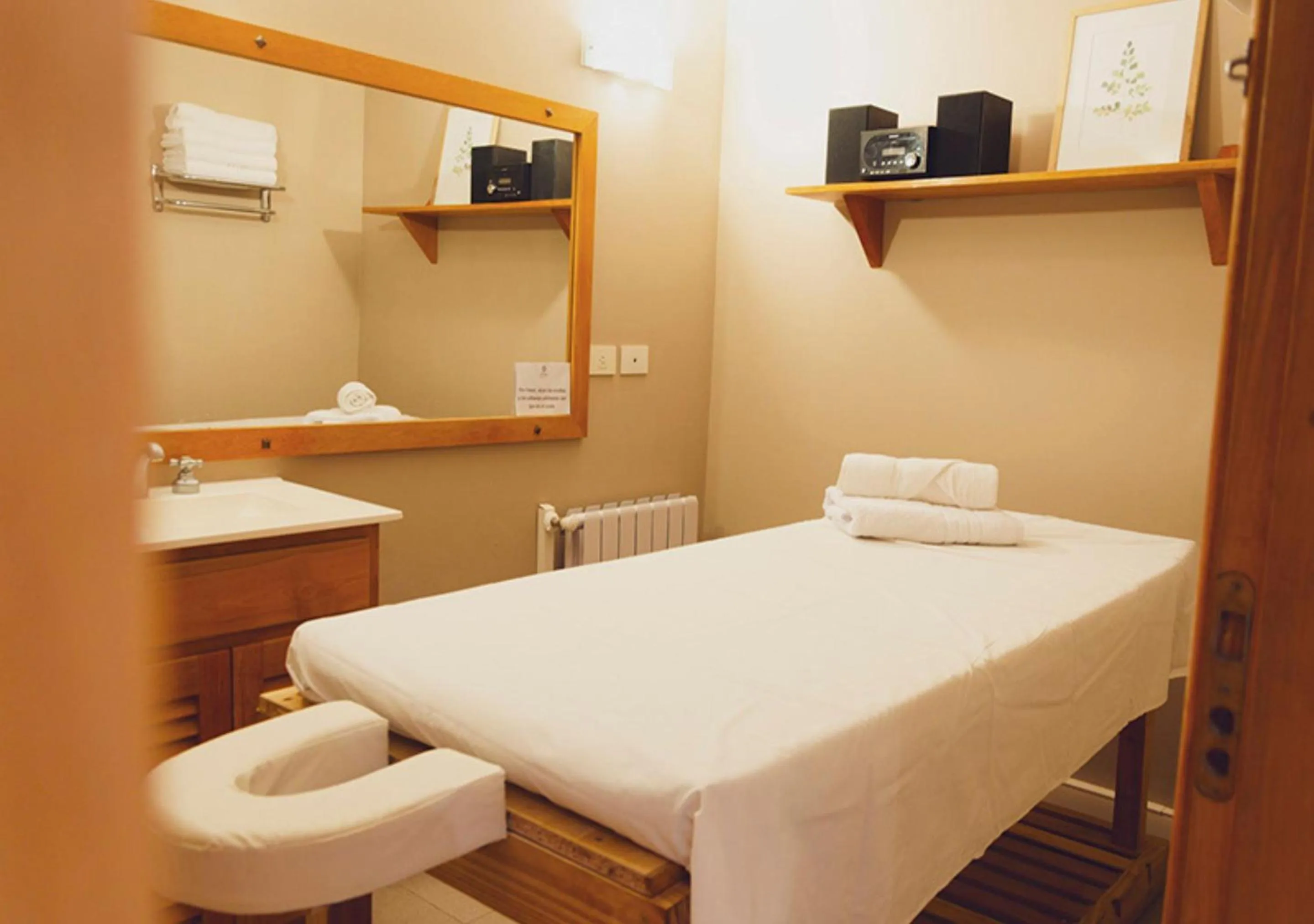 Massage in ONA Apart Hotel and Spa