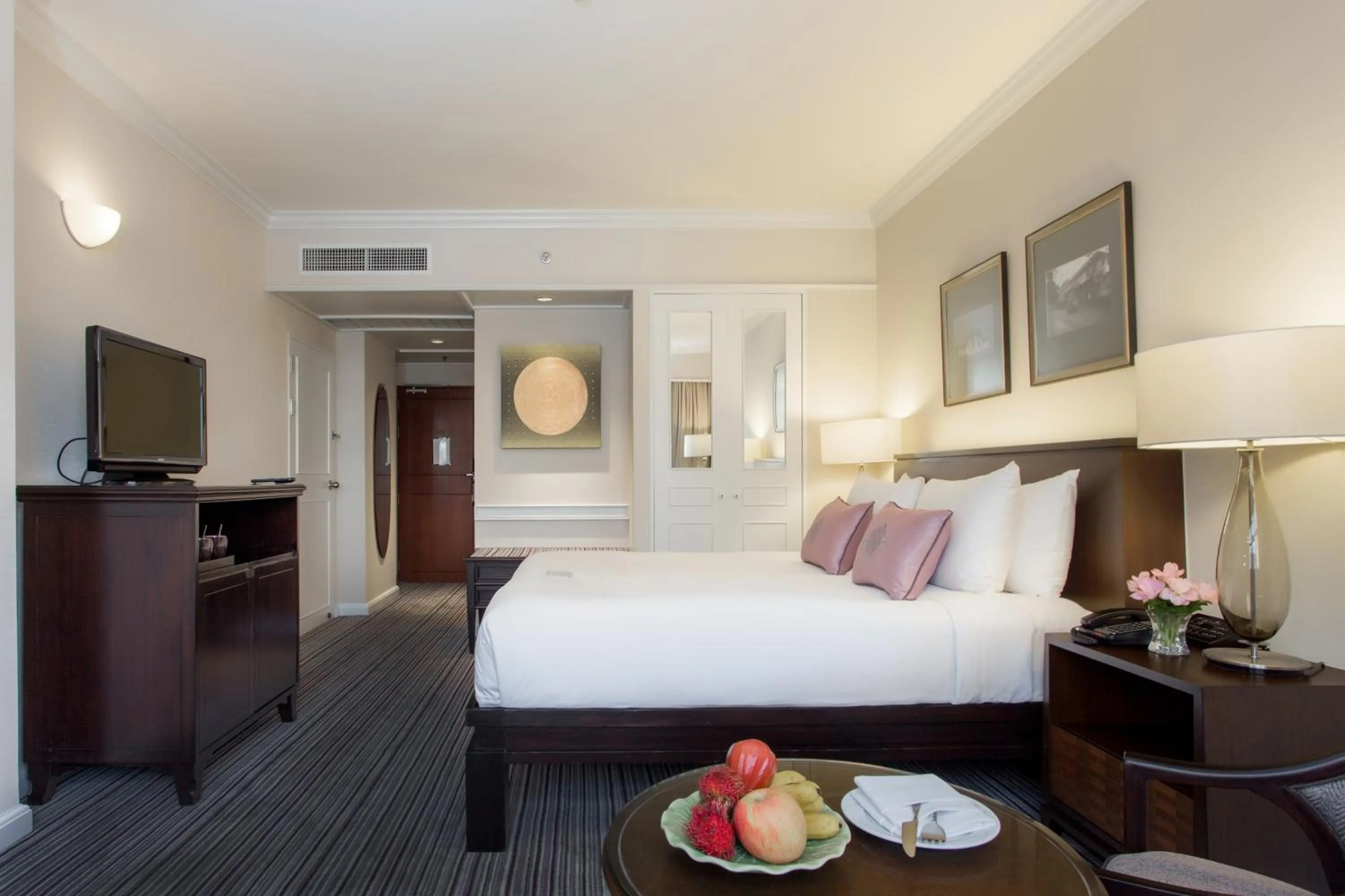 Bed in The Sukosol Hotel