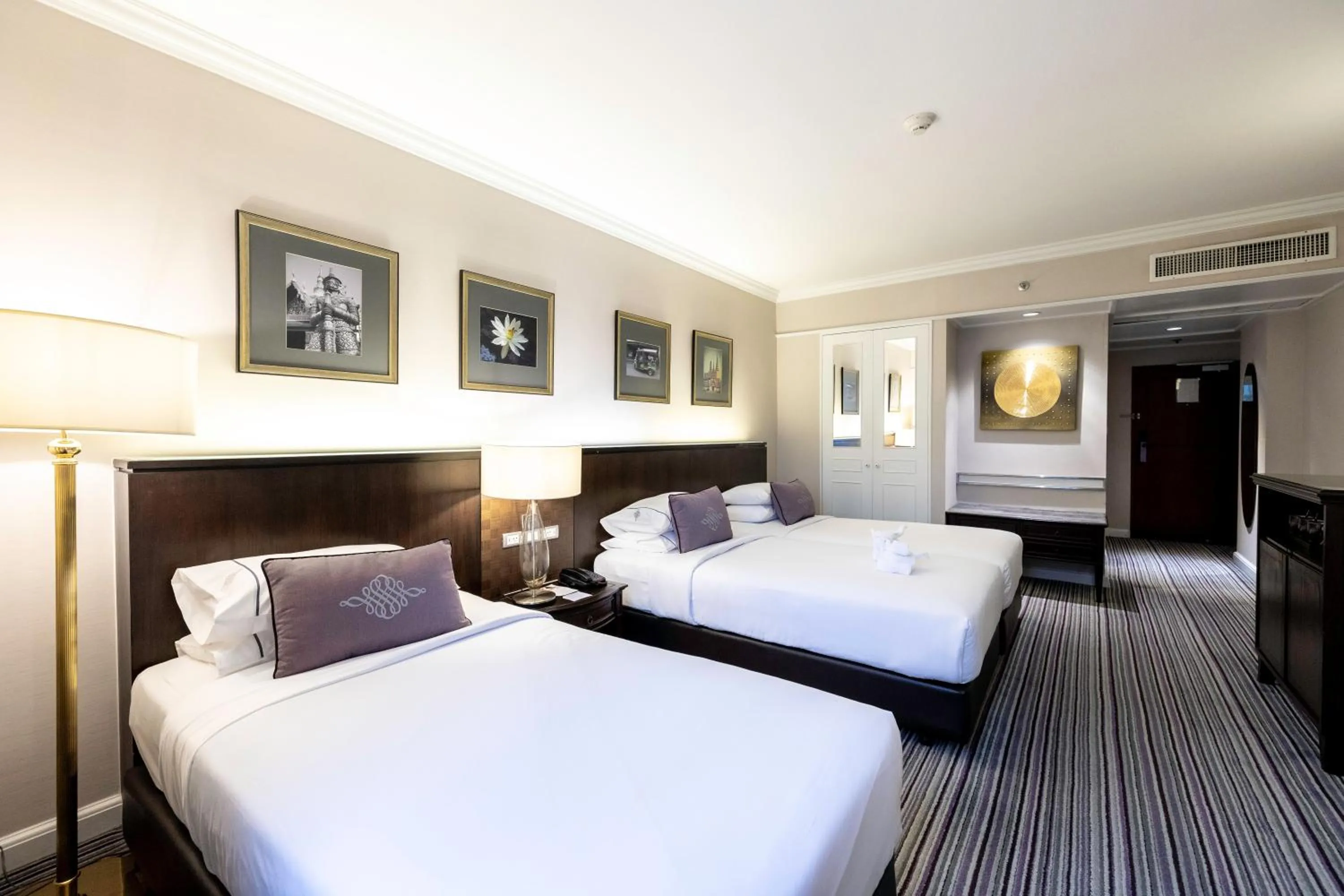 Bed in The Sukosol Hotel