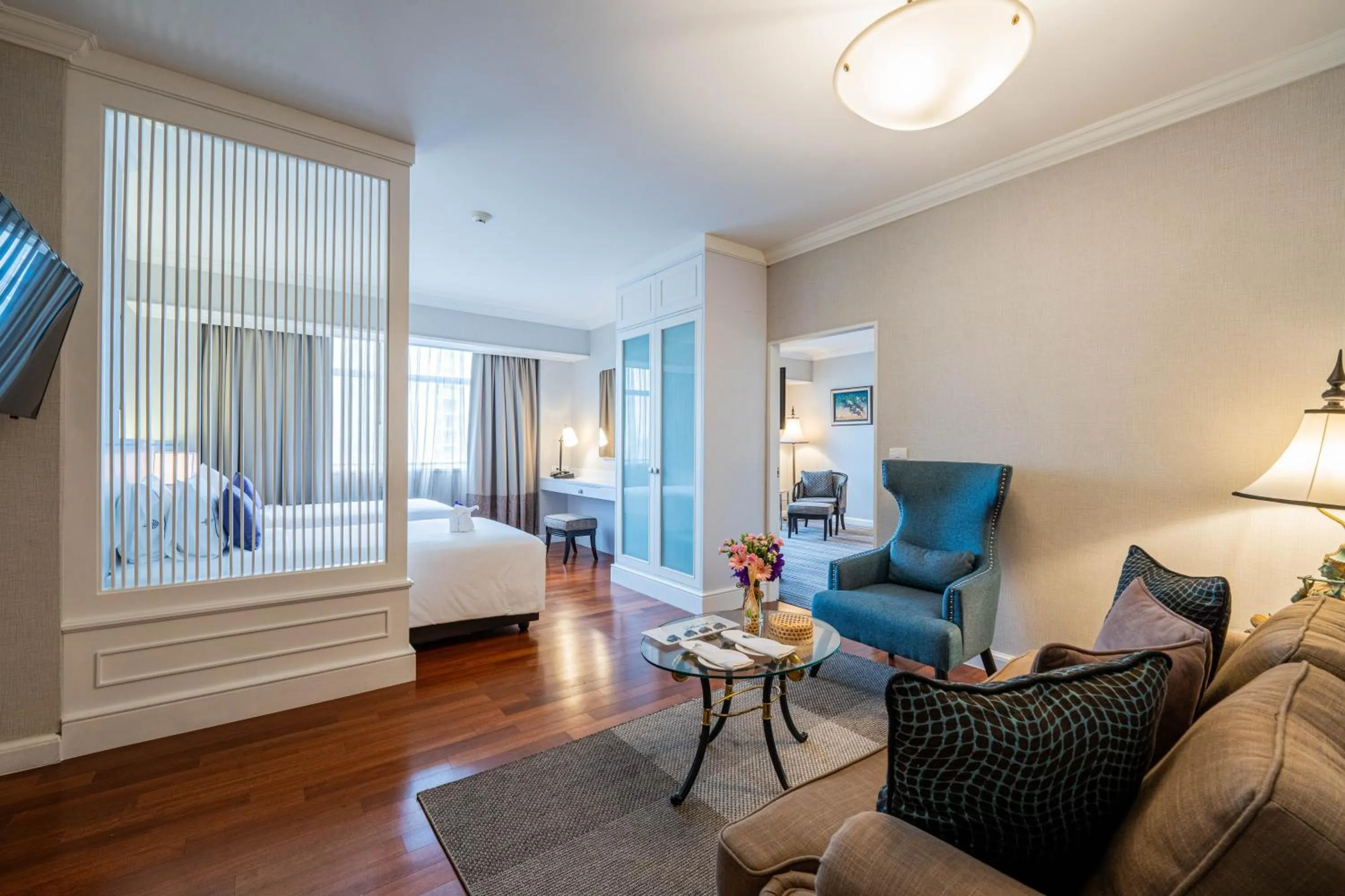 TV and multimedia, Bed in The Sukosol Hotel