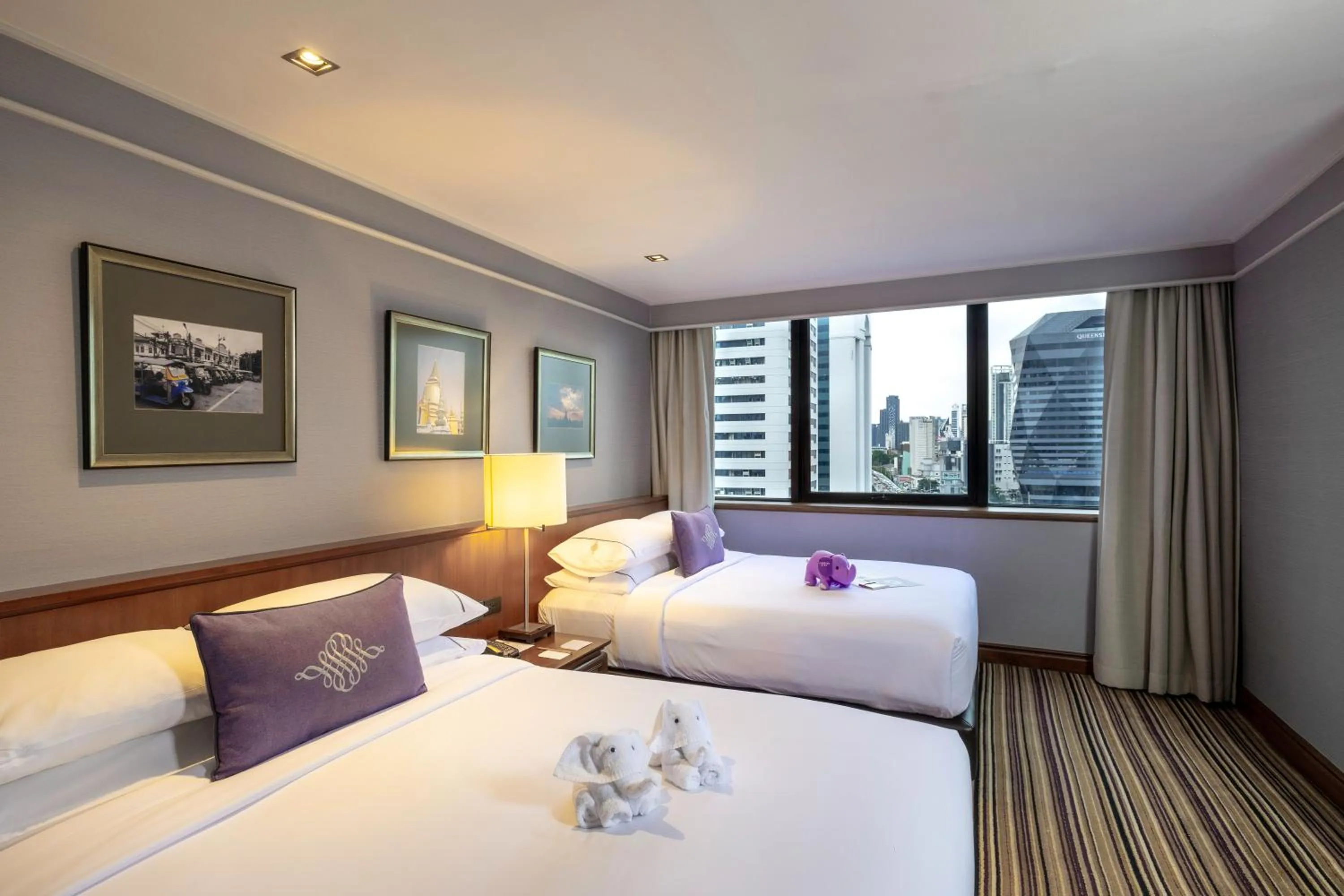 Bed in The Sukosol Hotel