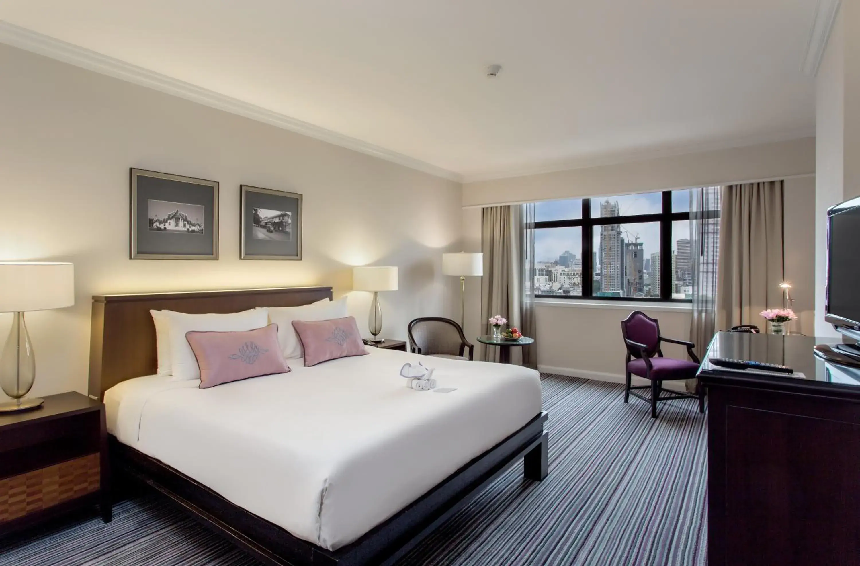 Premier King Room in The Sukosol Hotel Premier King Room in The Sukosol Hotel