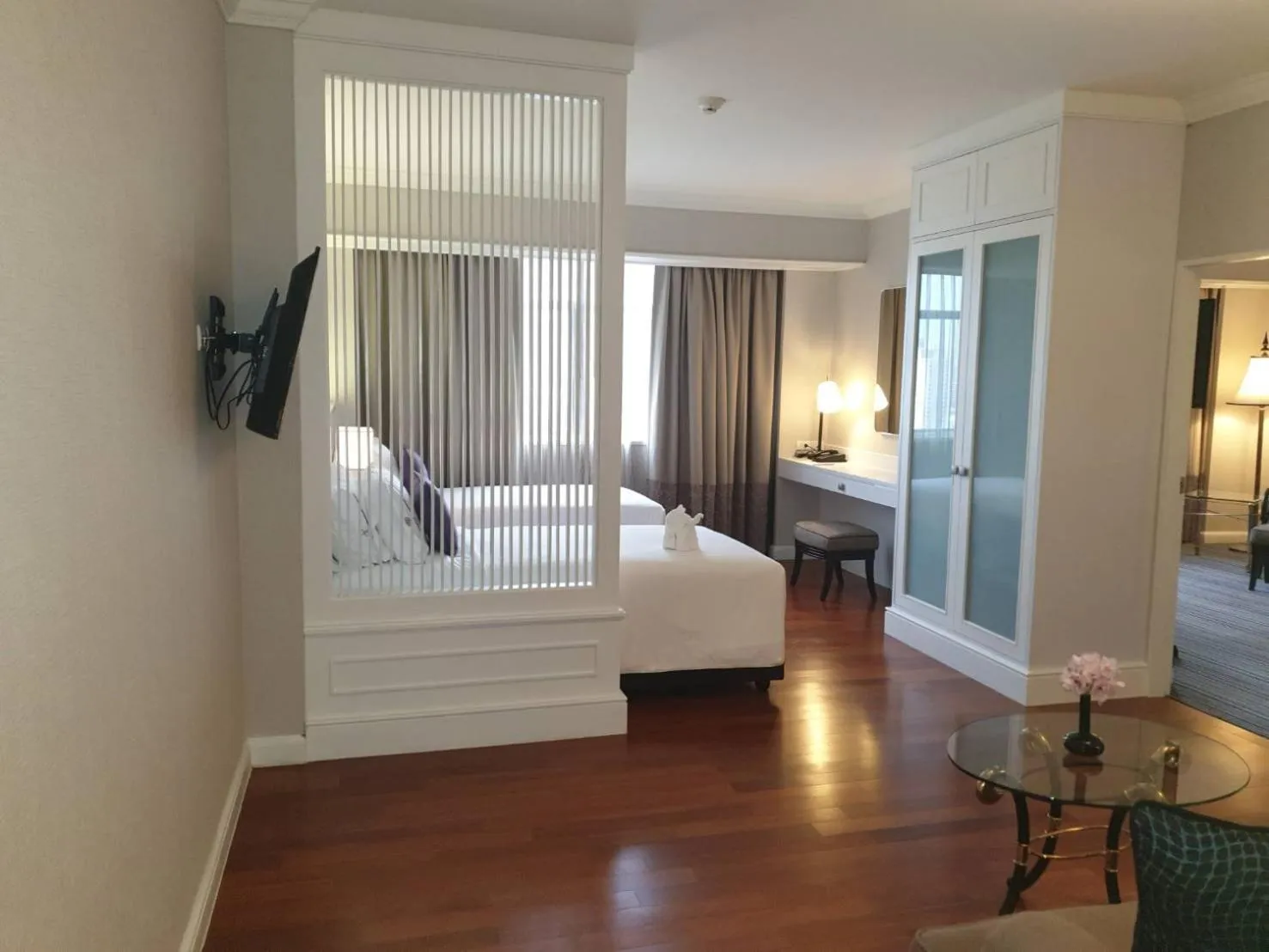 Living room, Bed in The Sukosol Hotel