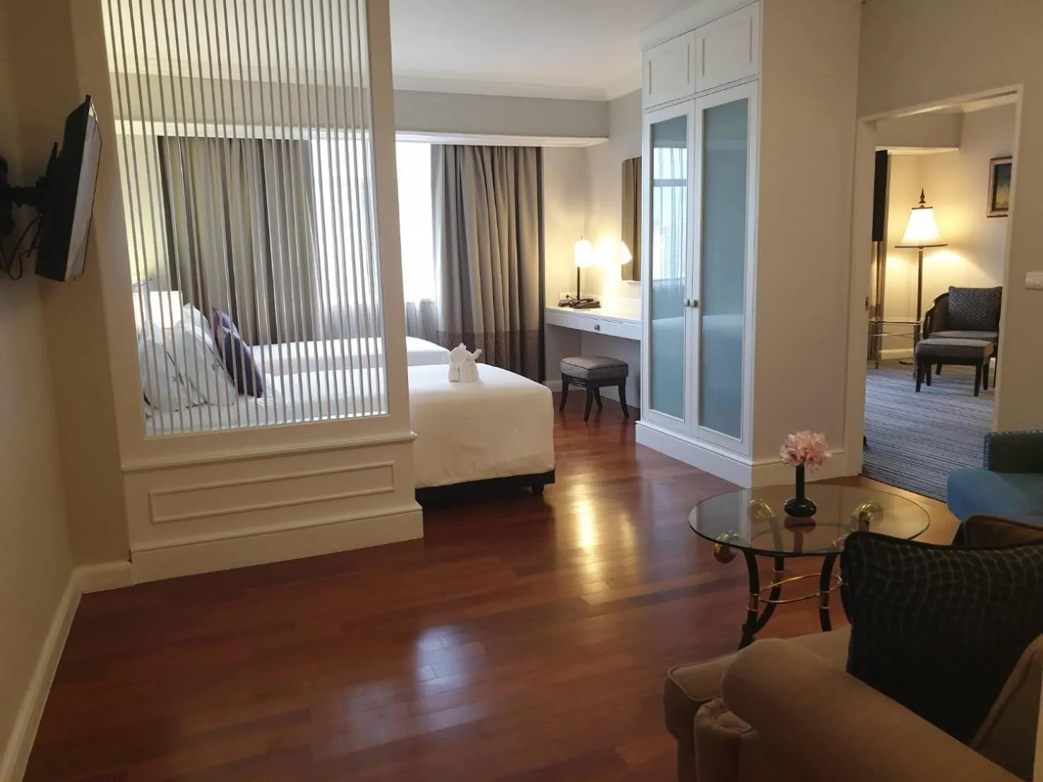 Living room, Bed in The Sukosol Hotel