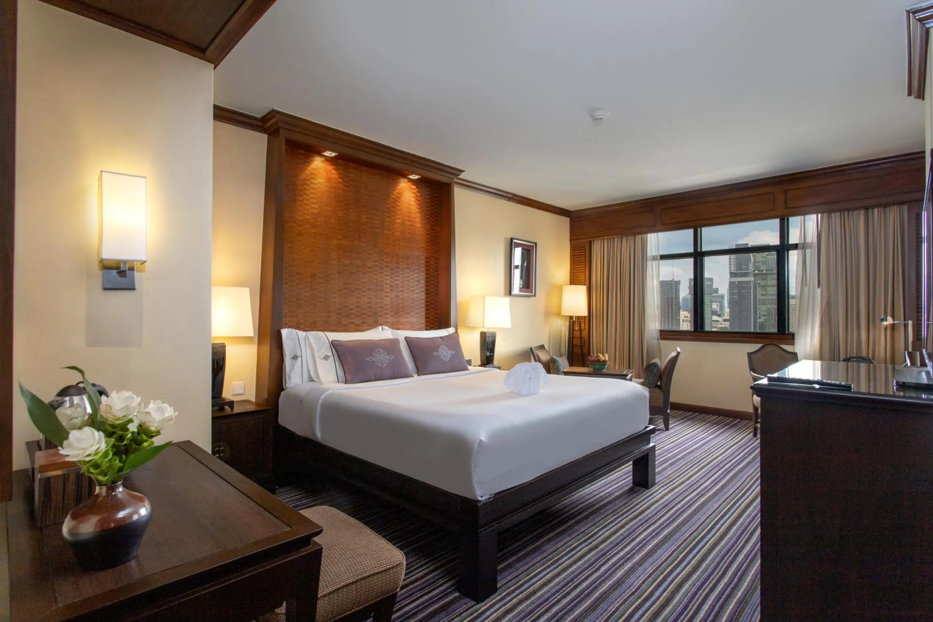 Bed in The Sukosol Hotel