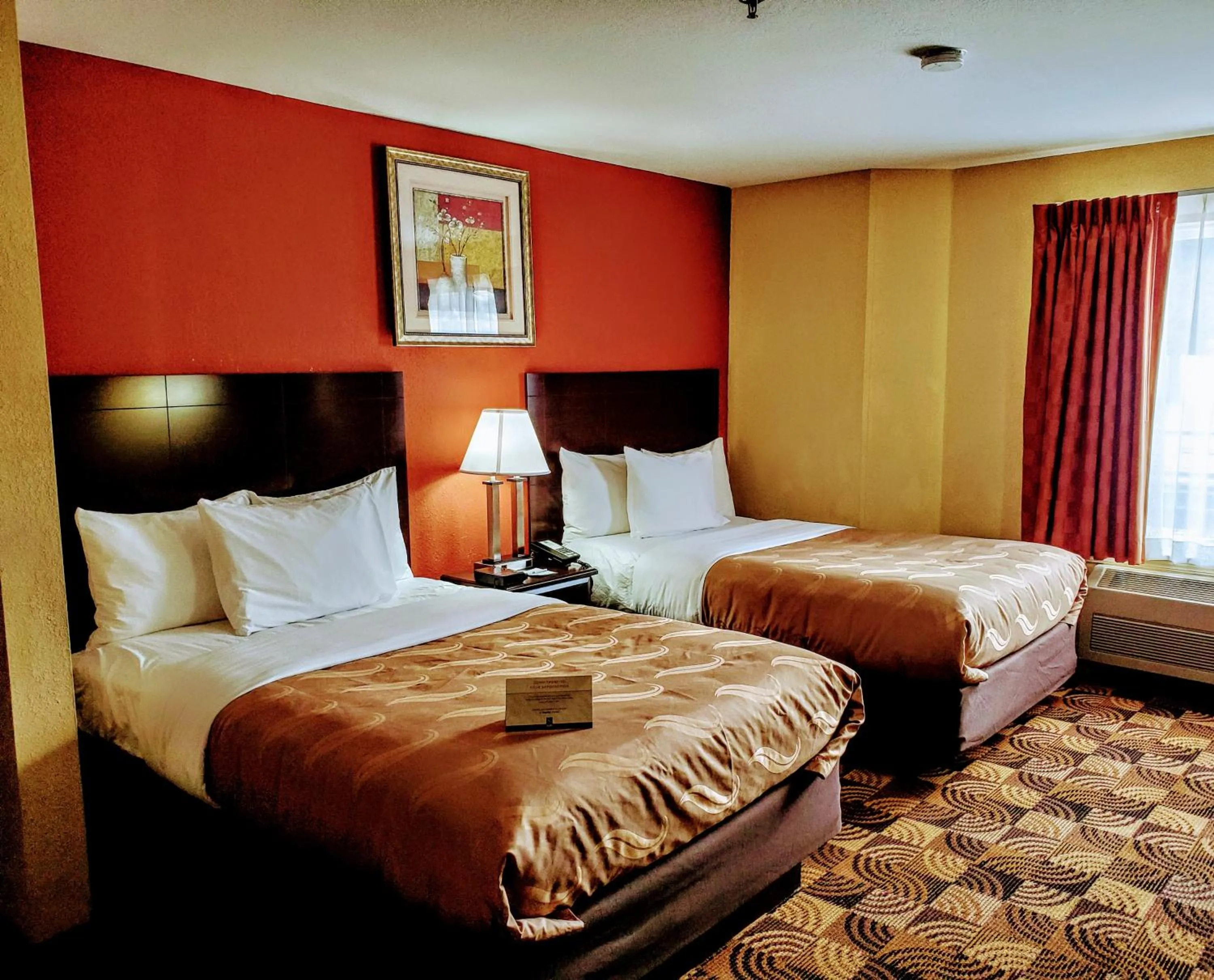 Bed in Quality Inn Brunswick Cleveland South