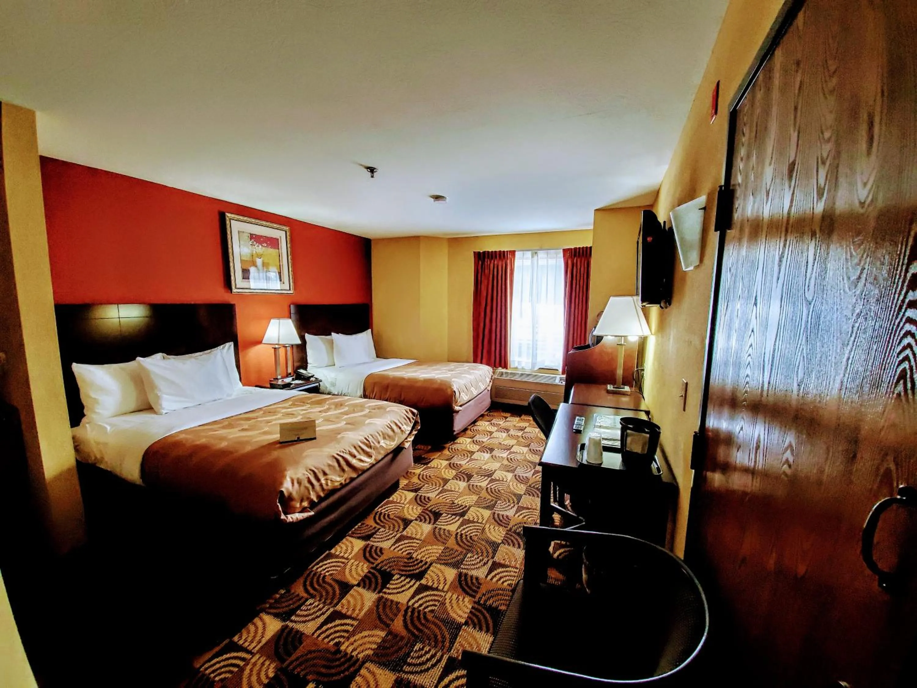 Bed in Quality Inn Brunswick Cleveland South