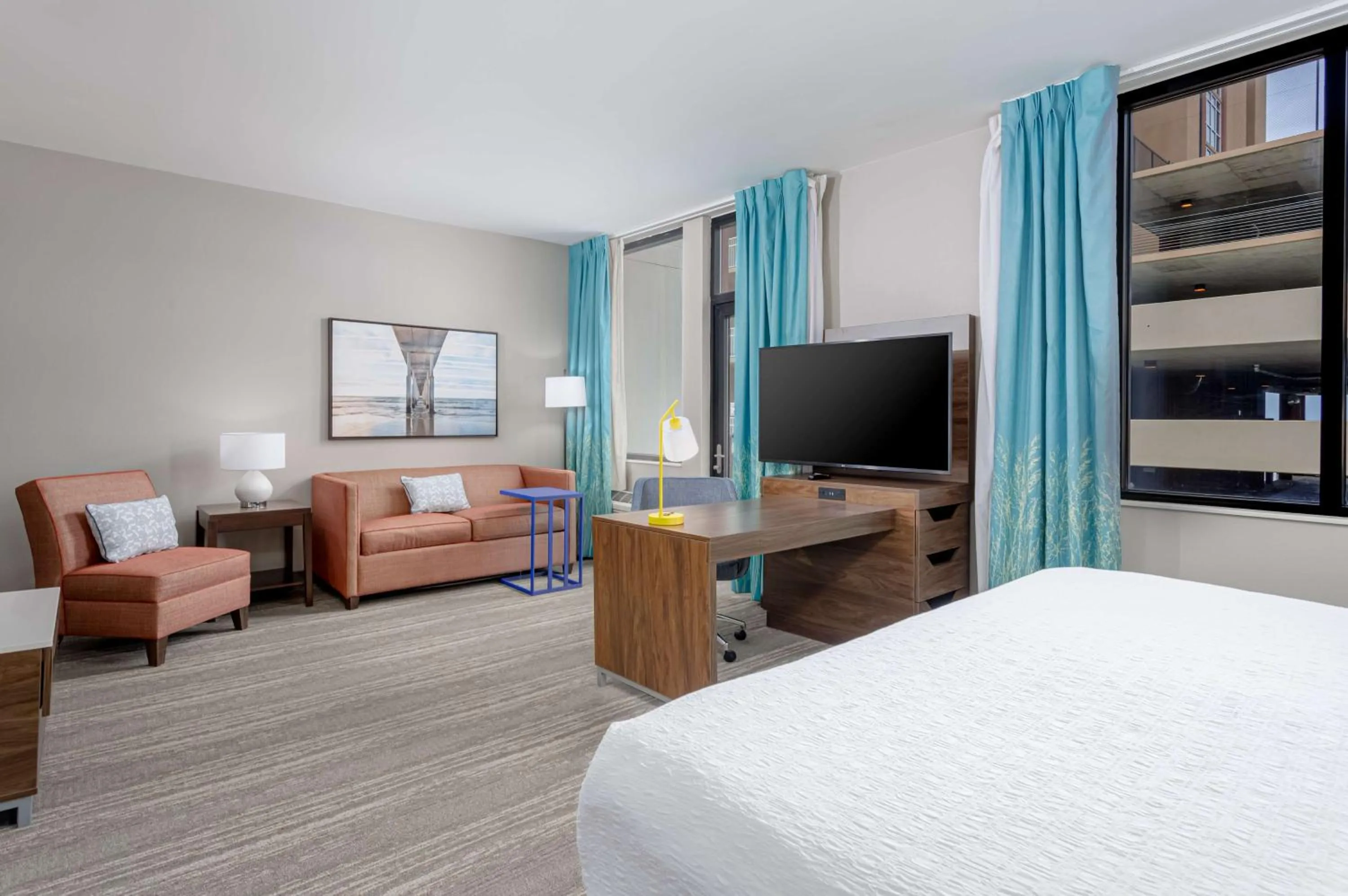 Bedroom, Bed in Hampton Inn & Suites - Orange Beach