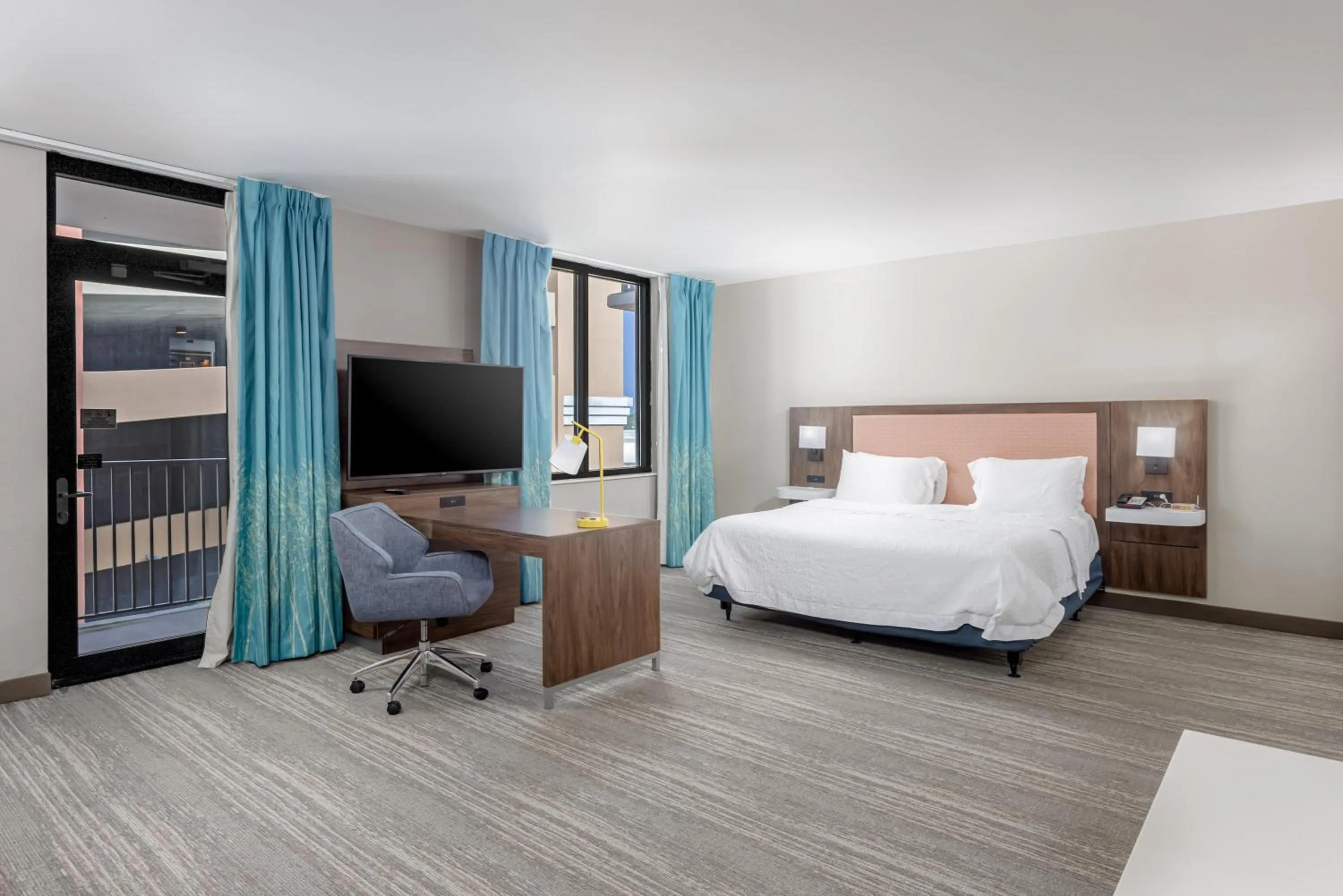 Bedroom, Bed in Hampton Inn & Suites - Orange Beach