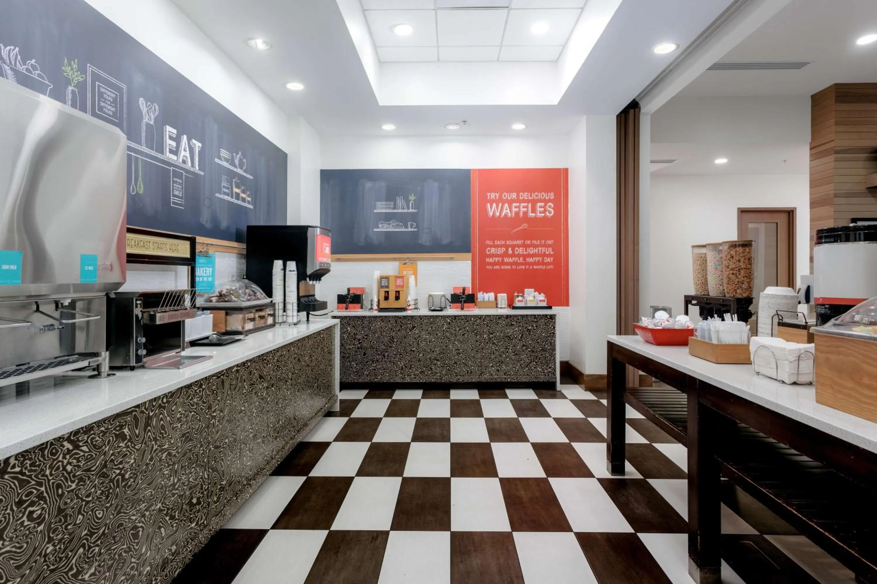 Breakfast in Hampton Inn & Suites - Orange Beach