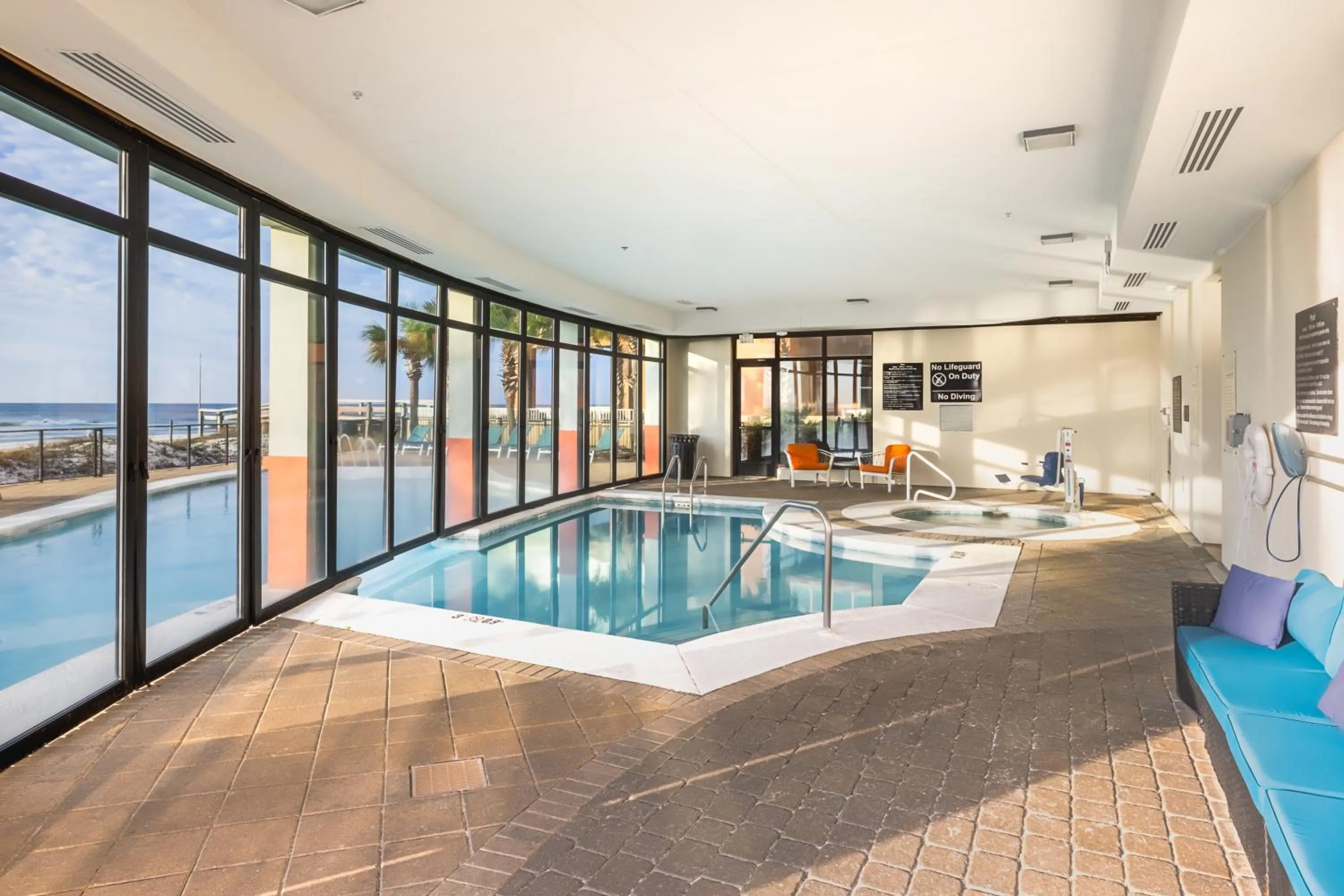 Swimming pool in Hampton Inn & Suites - Orange Beach