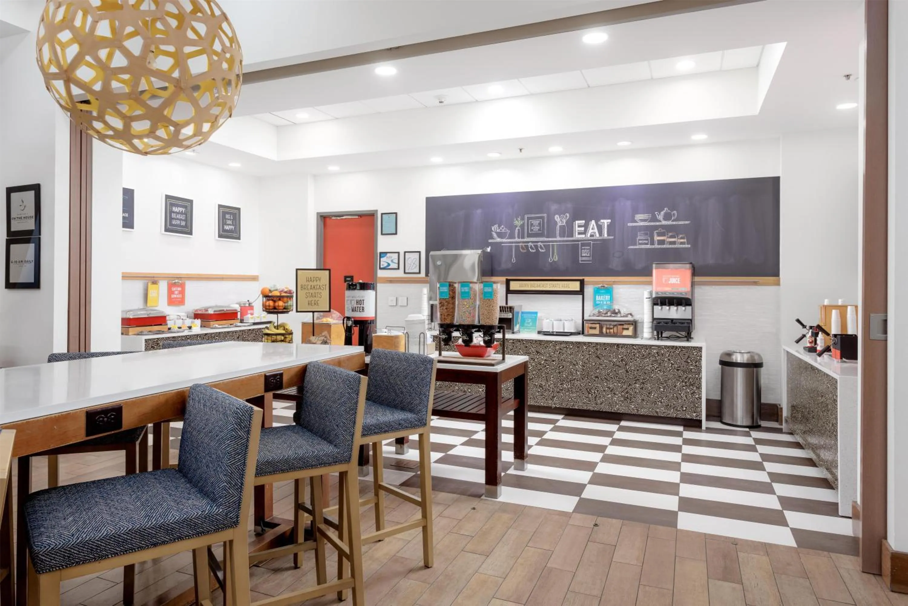 Breakfast in Hampton Inn & Suites - Orange Beach