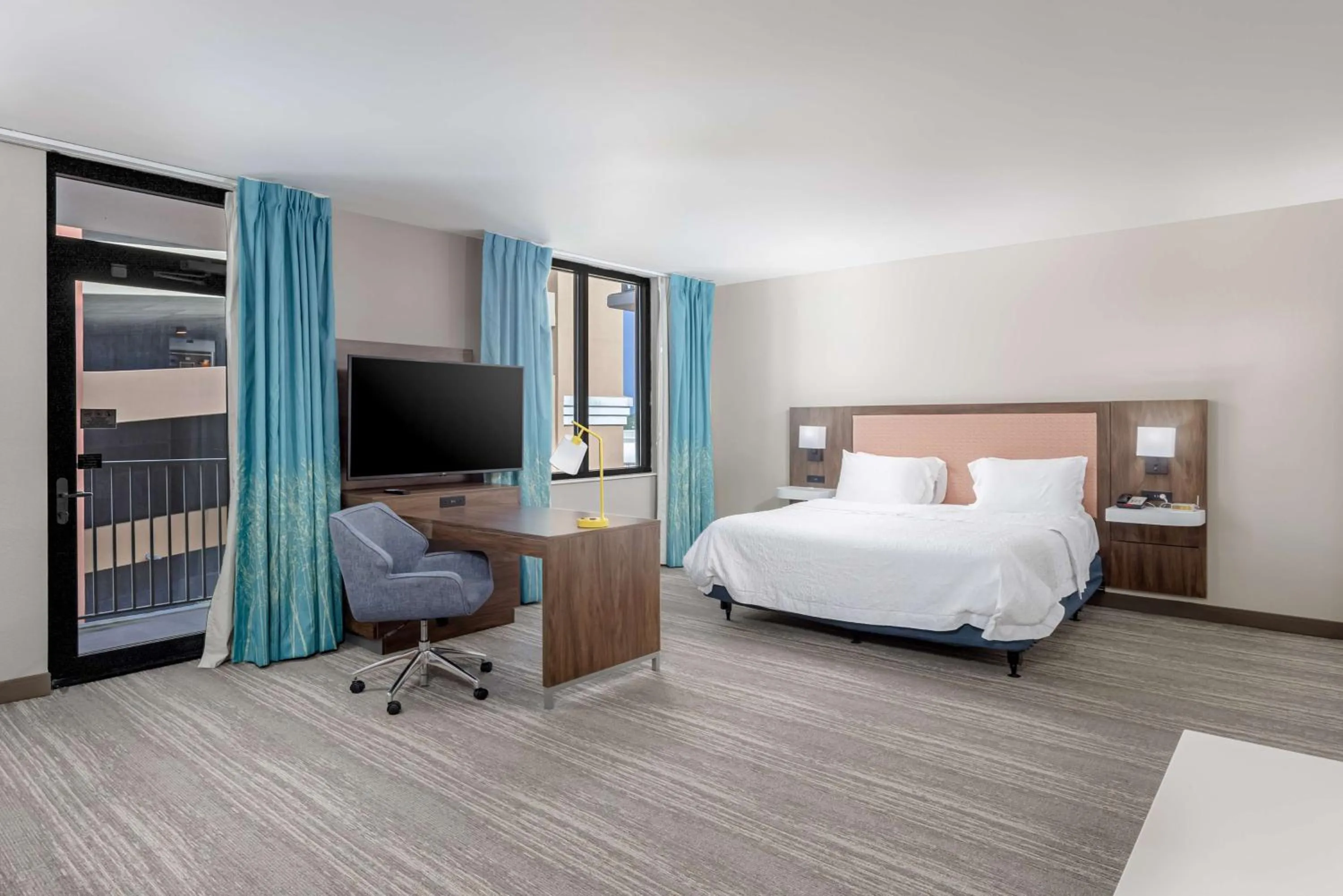 Bedroom, Bed in Hampton Inn & Suites - Orange Beach