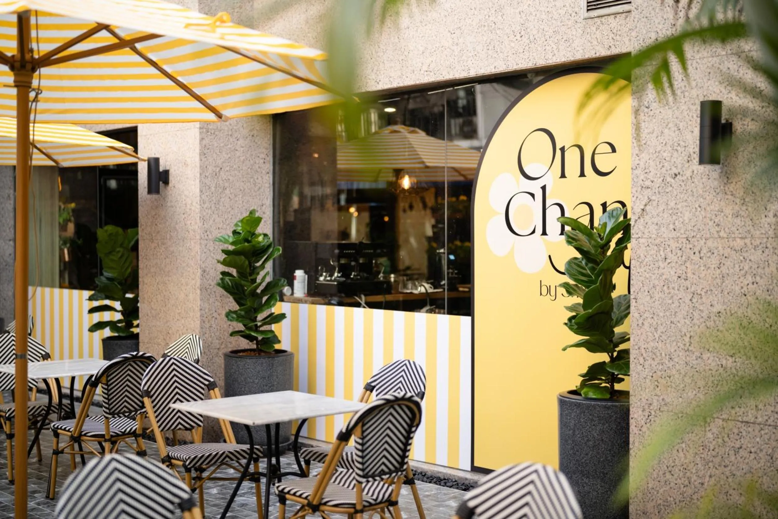 Food and drinks in Forum Park Hotel