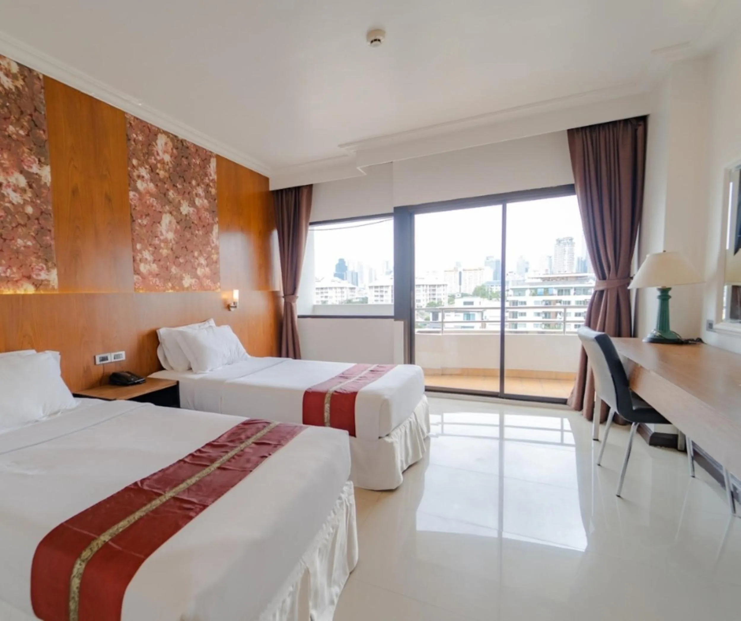 Bedroom, Bed in Forum Park Hotel