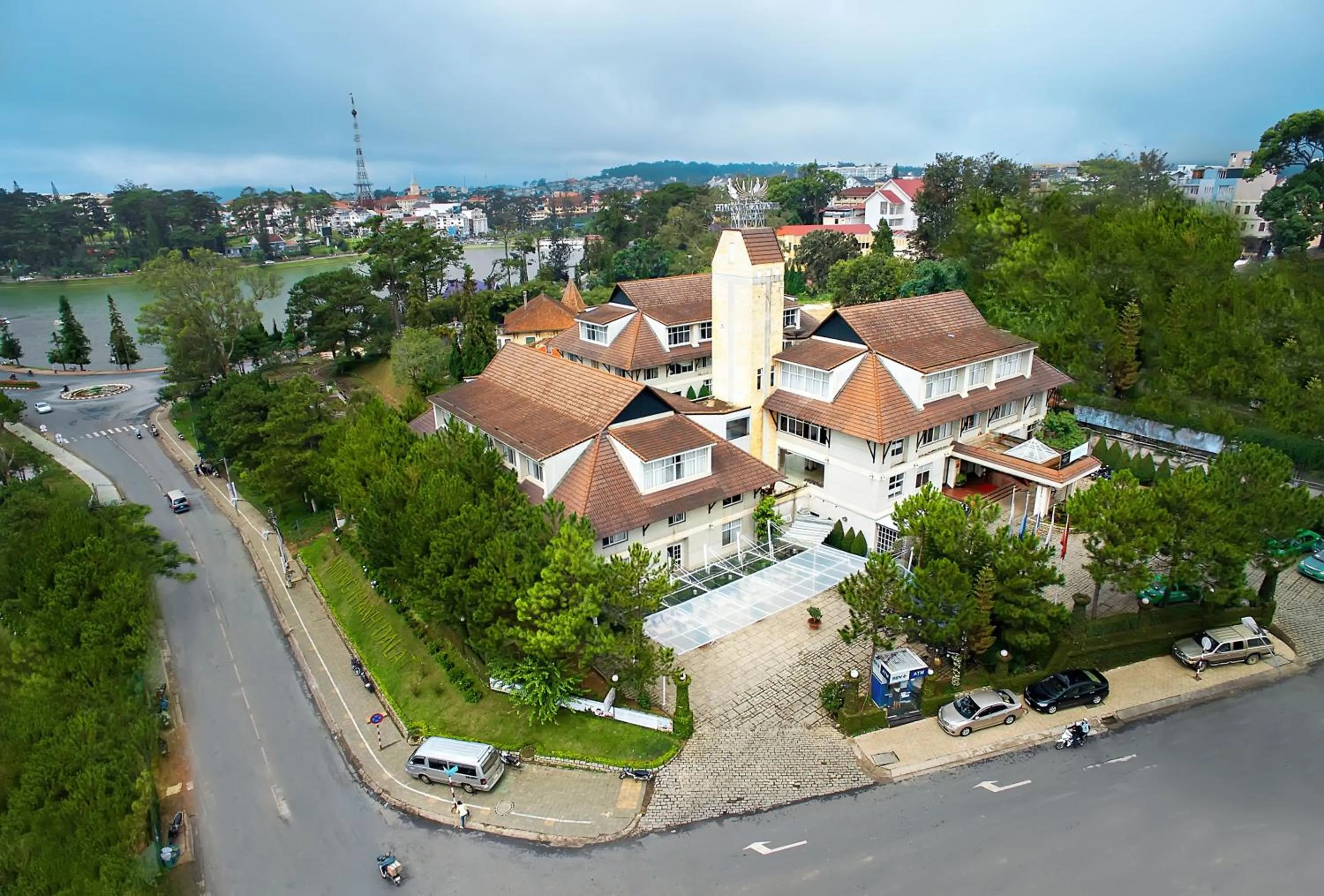Facade/entrance in Muong Thanh Holiday Da Lat Hotel