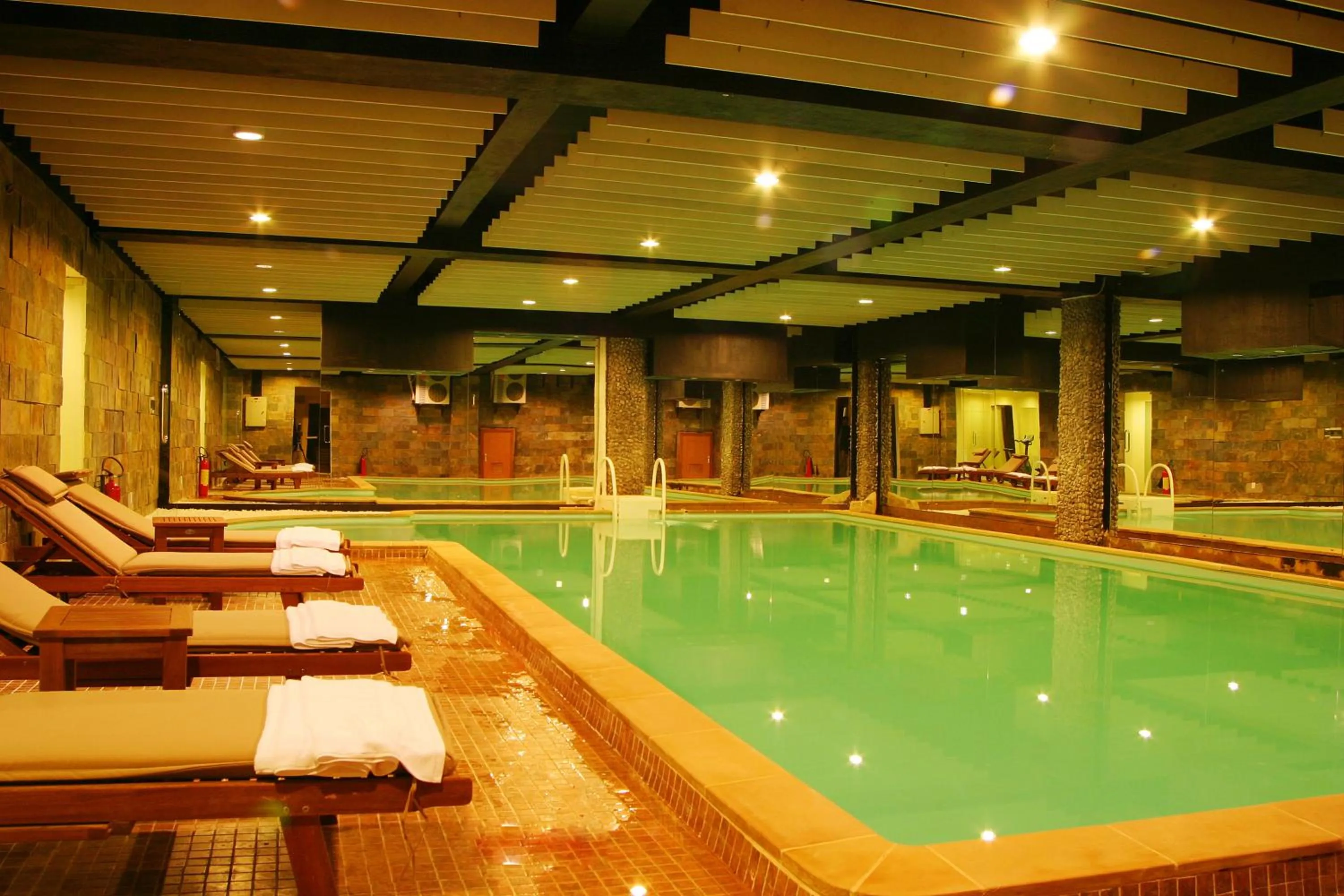 Swimming pool in Muong Thanh Holiday Da Lat Hotel