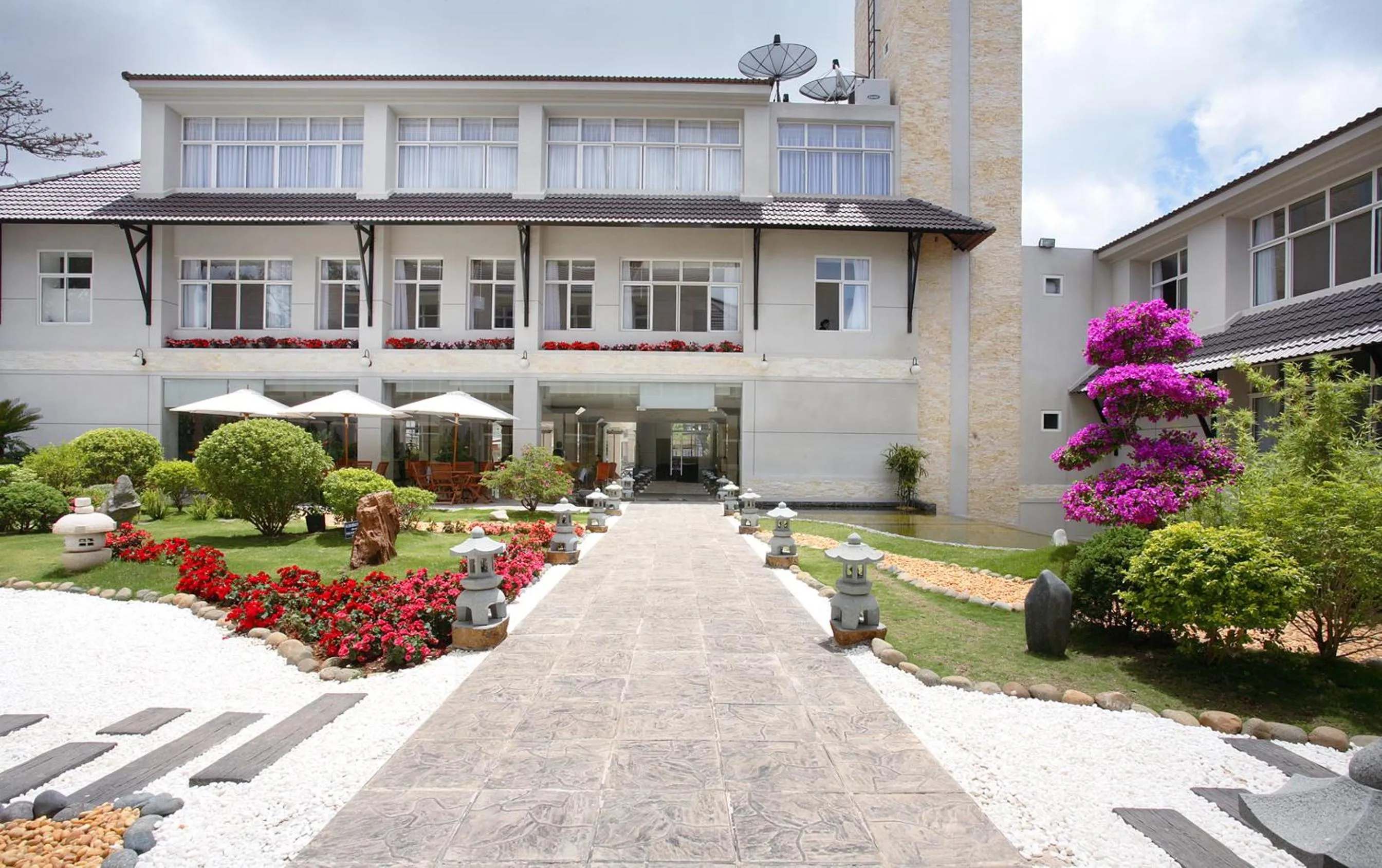 Facade/entrance in Muong Thanh Holiday Da Lat Hotel