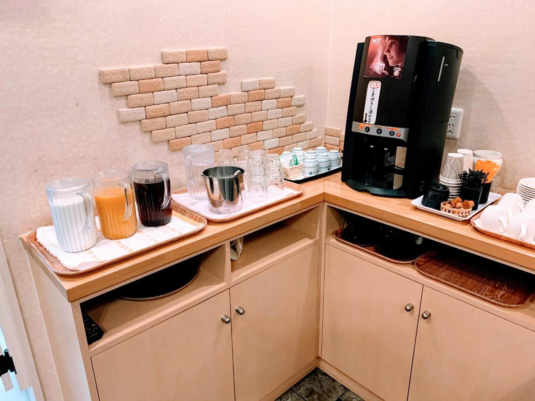 Restaurant/places to eat in Business Hotel Ekimae