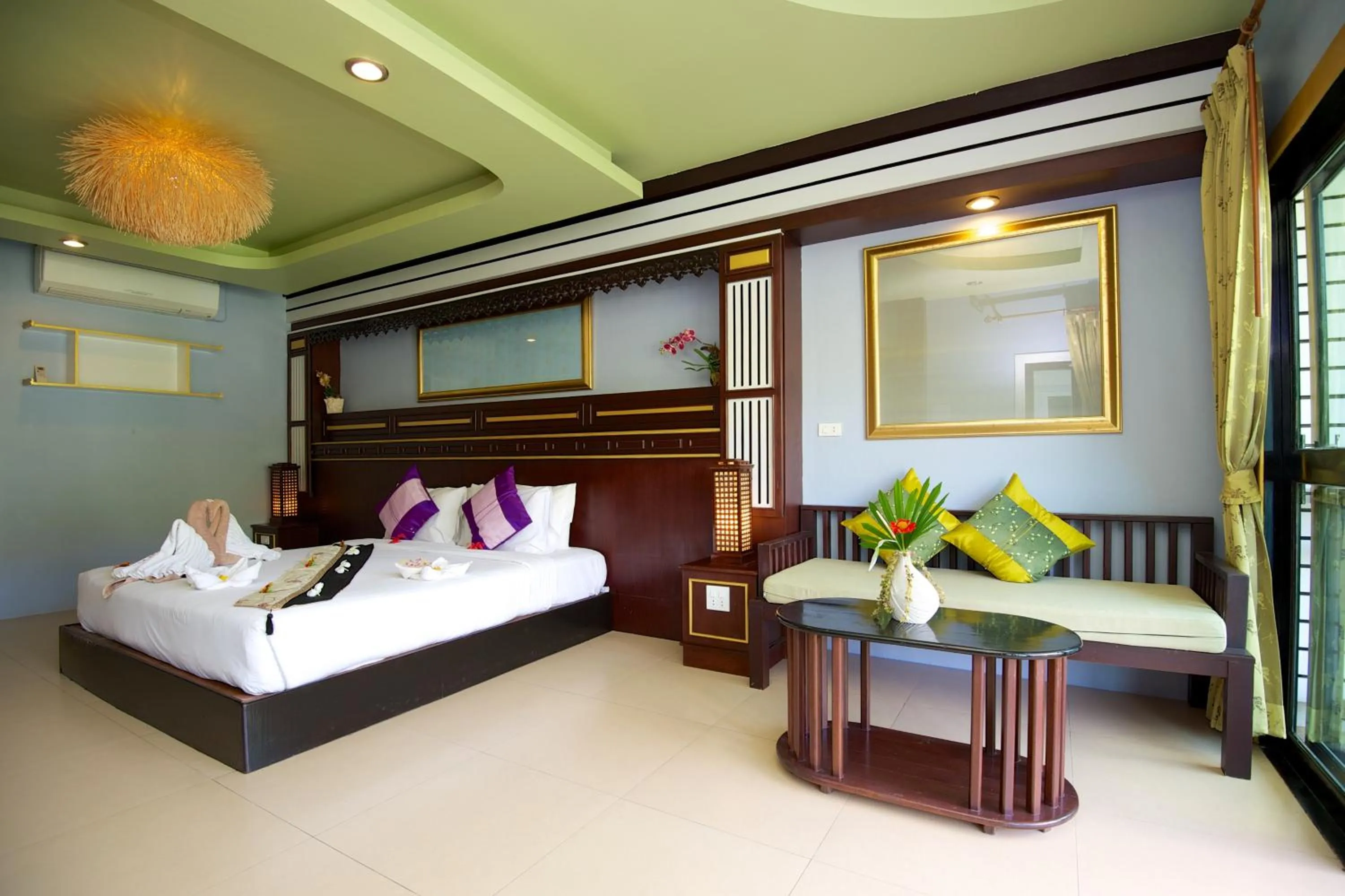 Photo of the whole room in Simple Life Resort Koh Tao