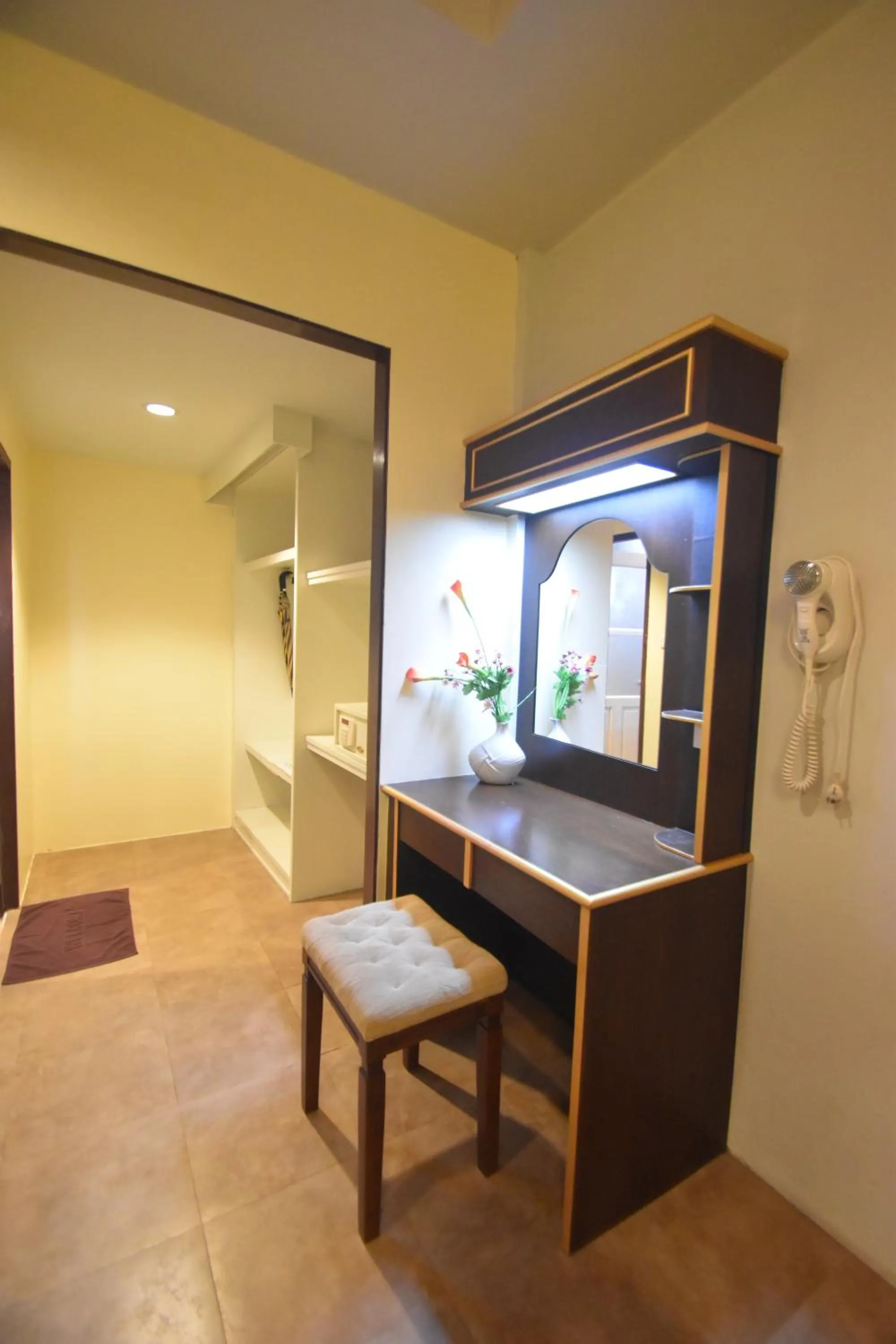 Photo of the whole room in Simple Life Resort Koh Tao