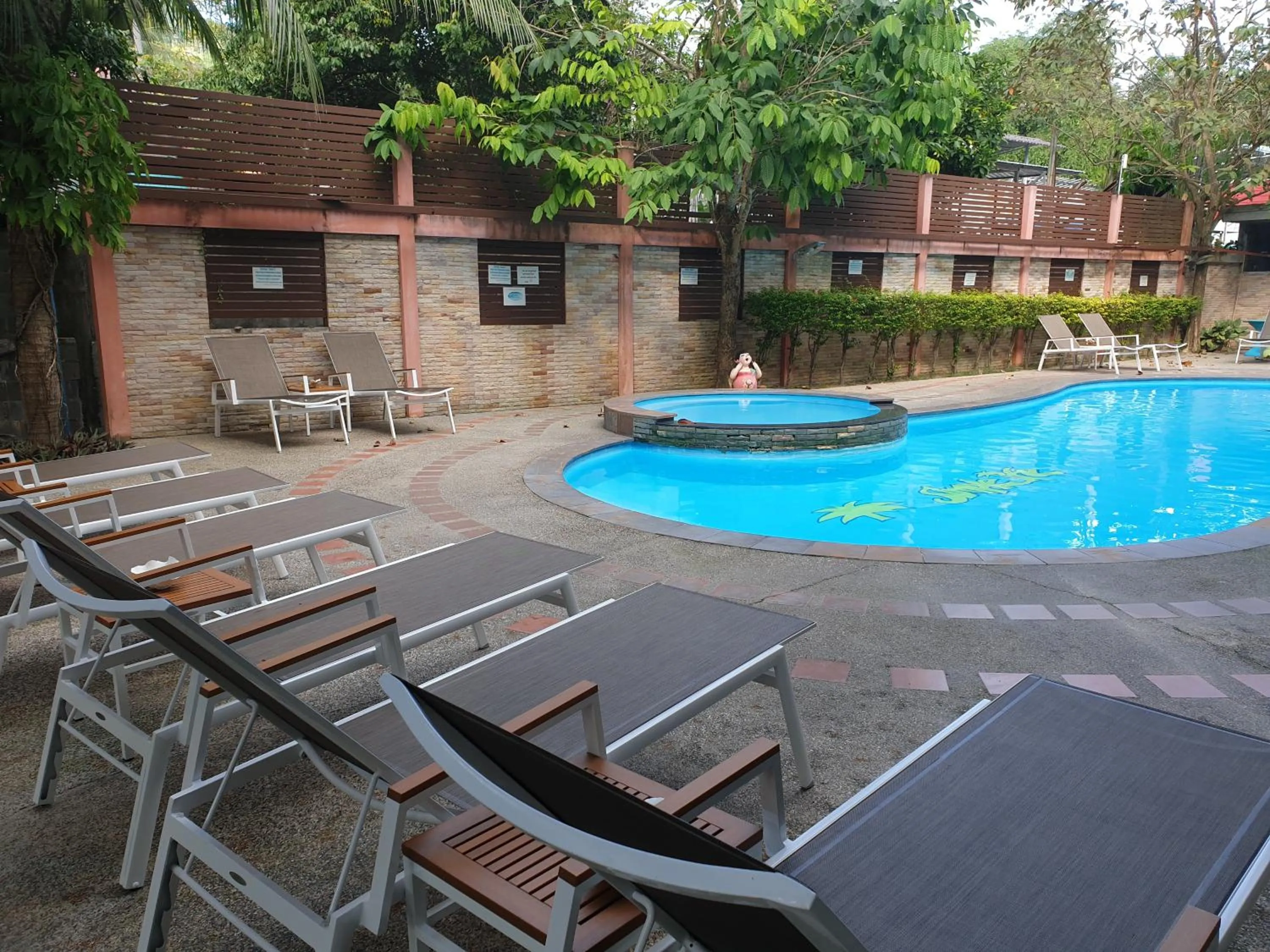 Swimming pool in Simple Life Resort Koh Tao