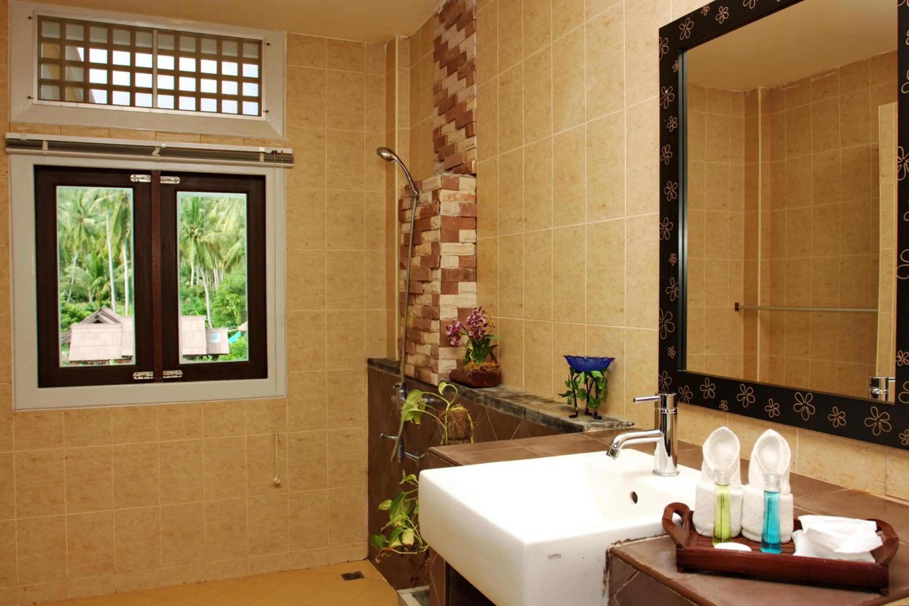 Bathroom in Simple Life Resort Koh Tao