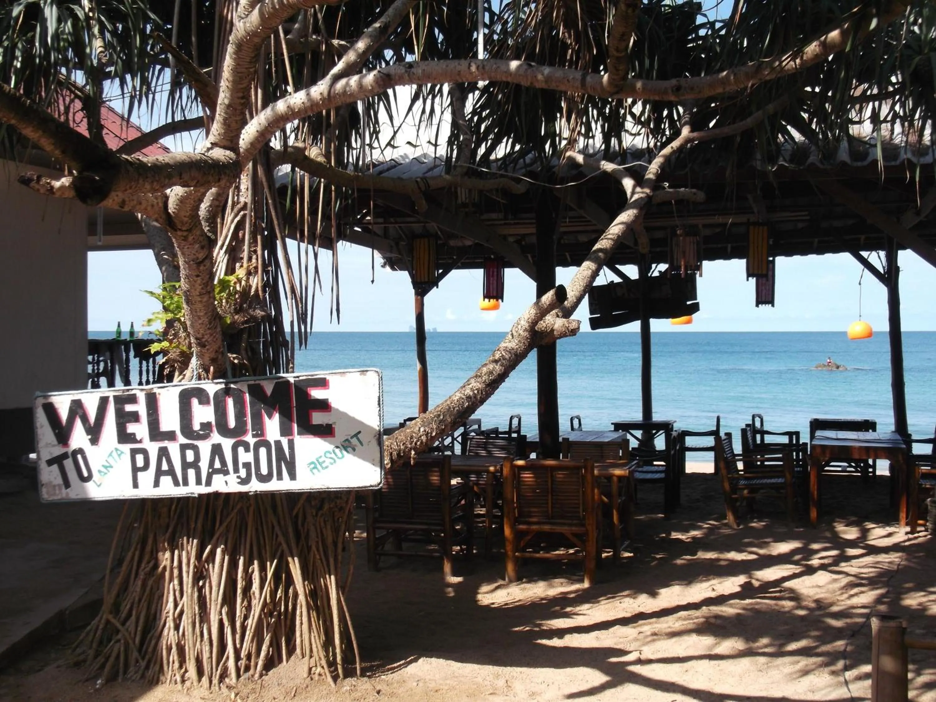 Restaurant/places to eat in Lanta Paragon